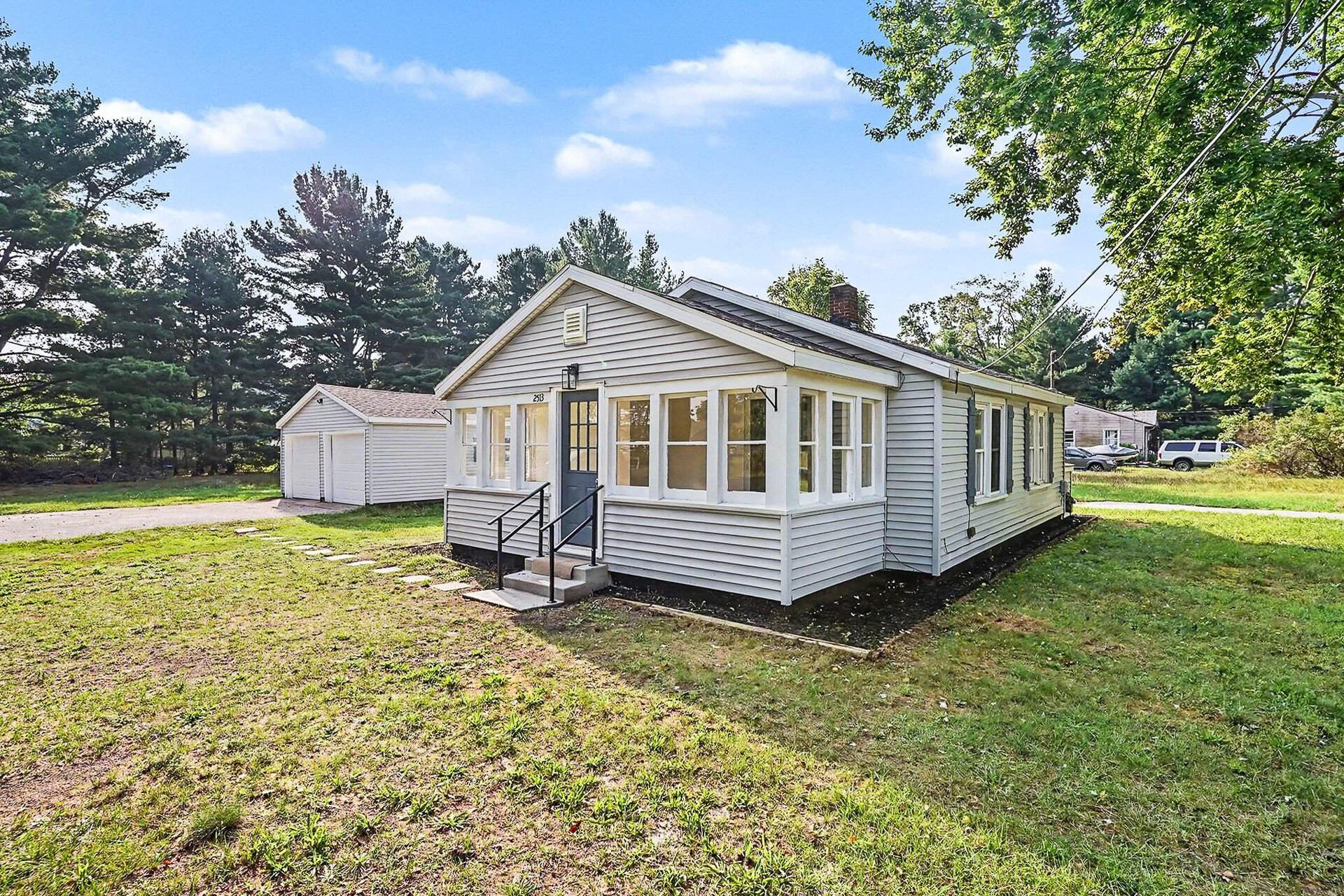 2513 Mclaughlin Avenue Muskegon MI 49442