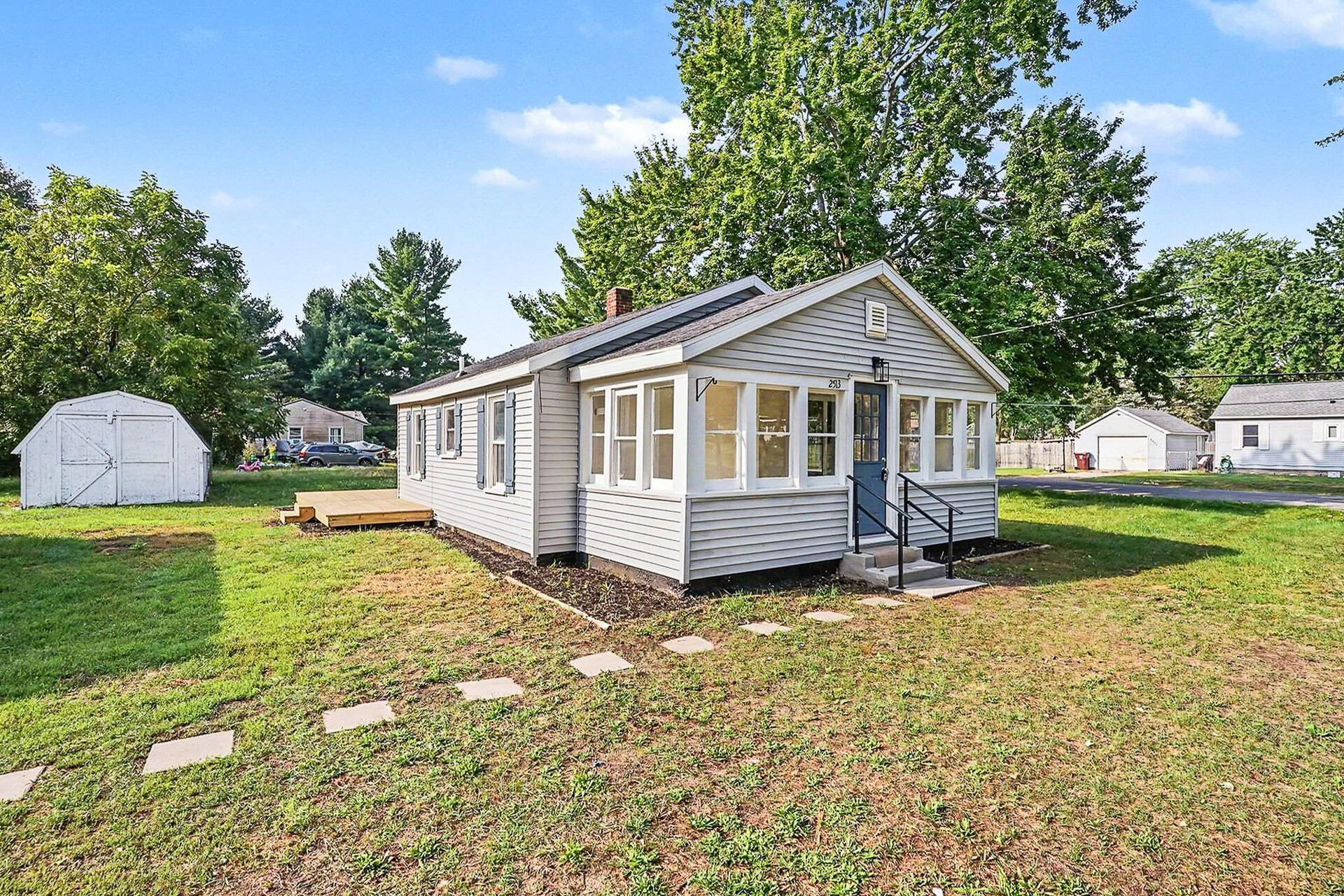 2513 Mclaughlin Avenue Muskegon MI 49442