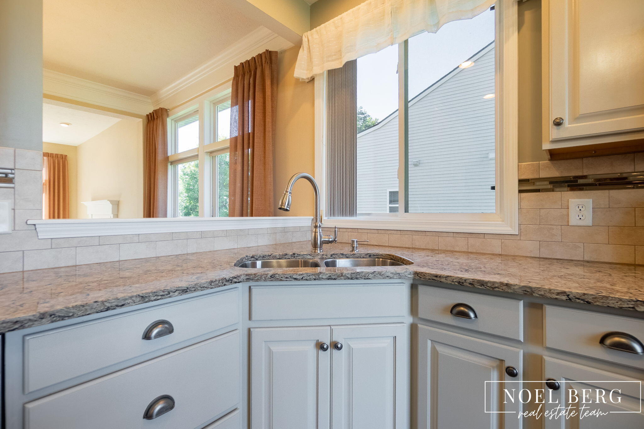 15 W Watershore Drive Muskegon MI 49444