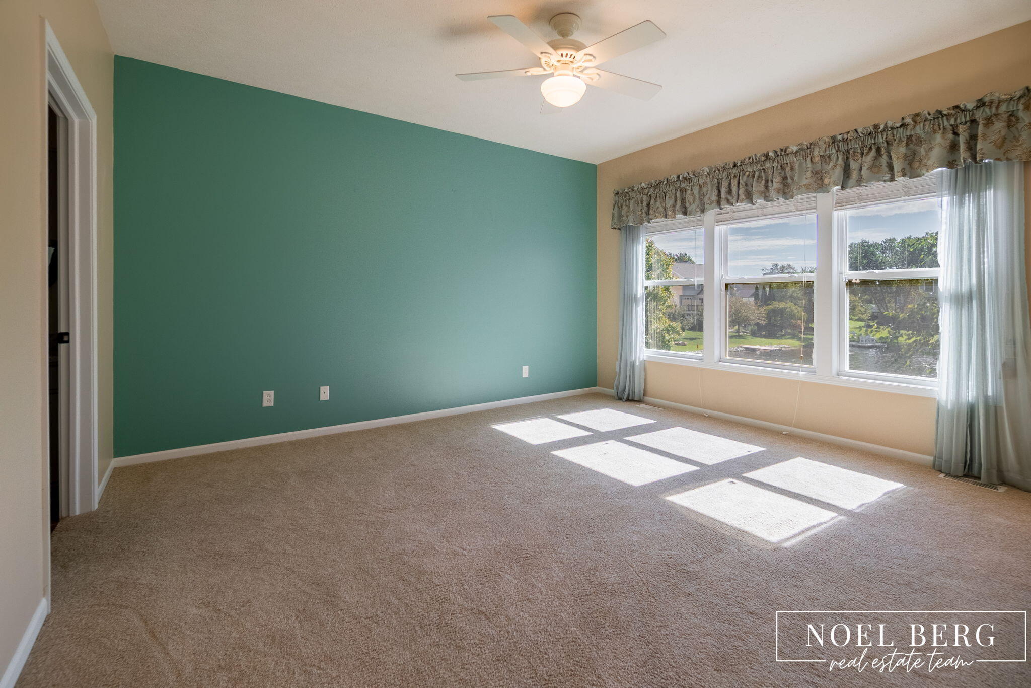 15 W Watershore Drive Muskegon MI 49444