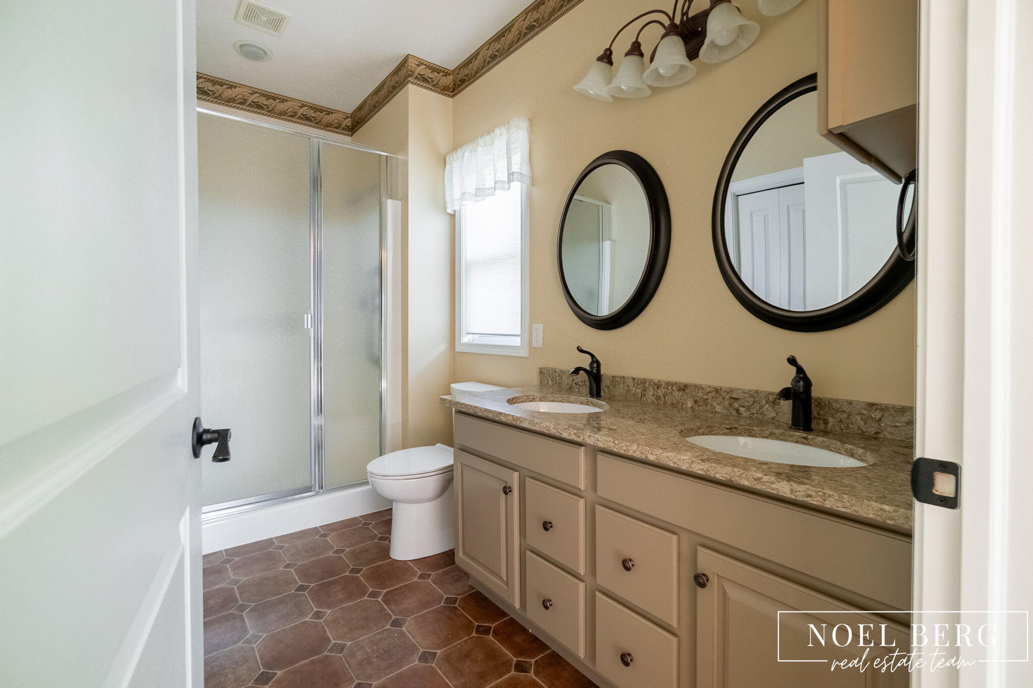 15 W Watershore Drive Muskegon MI 49444
