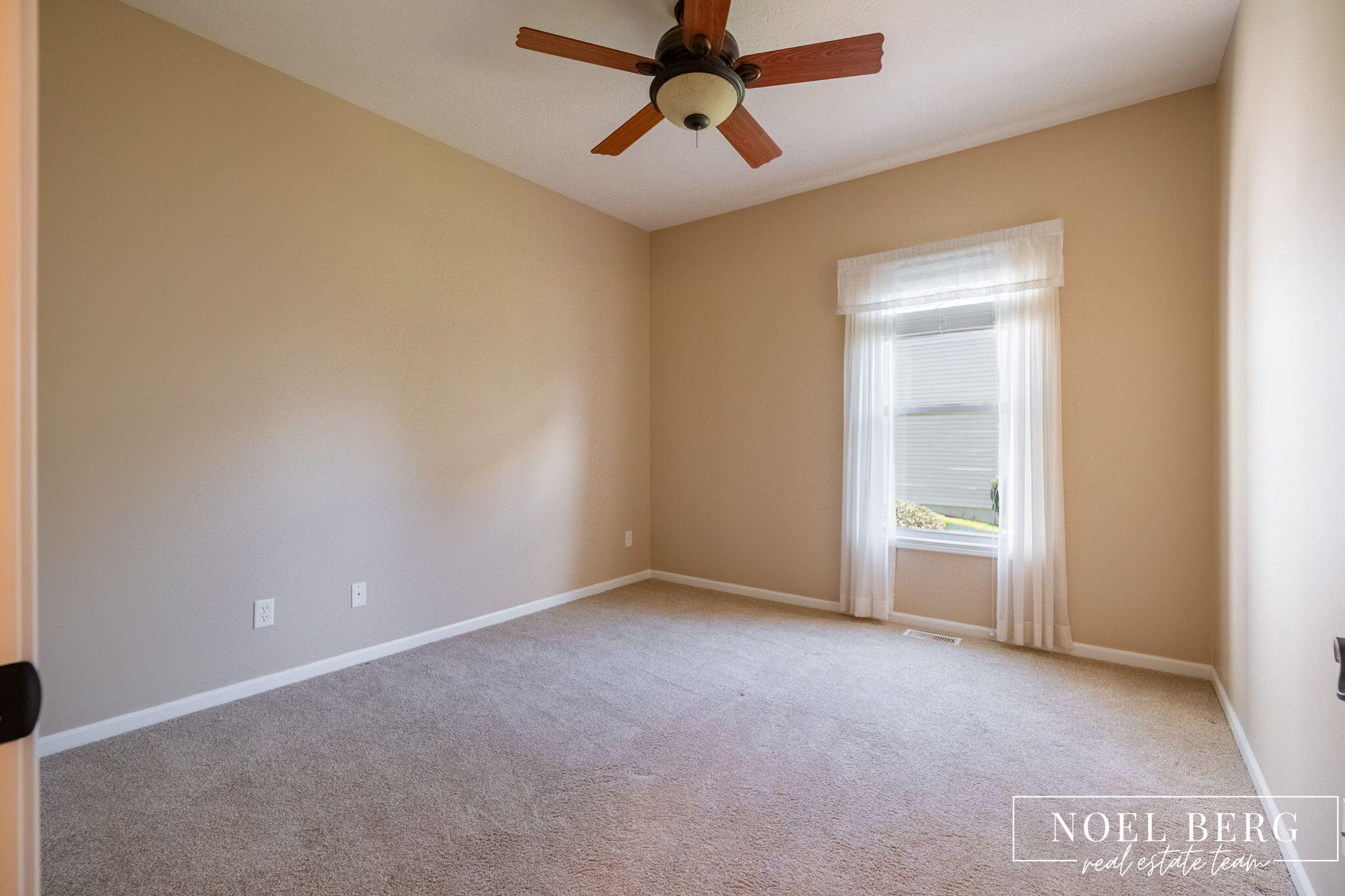 15 W Watershore Drive Muskegon MI 49444