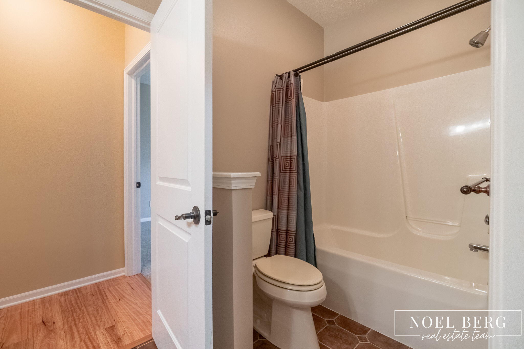 15 W Watershore Drive Muskegon MI 49444