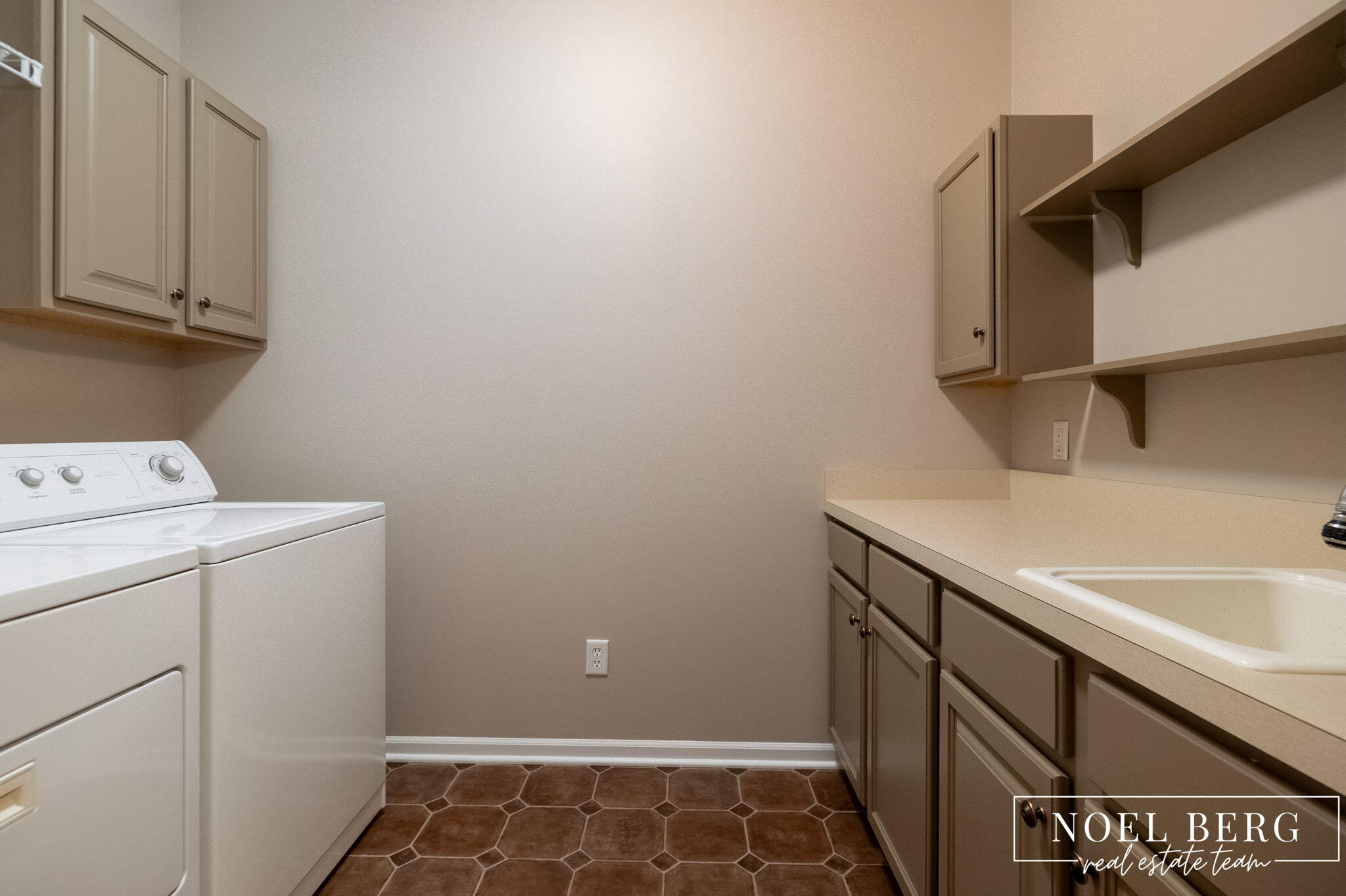 15 W Watershore Drive Muskegon MI 49444