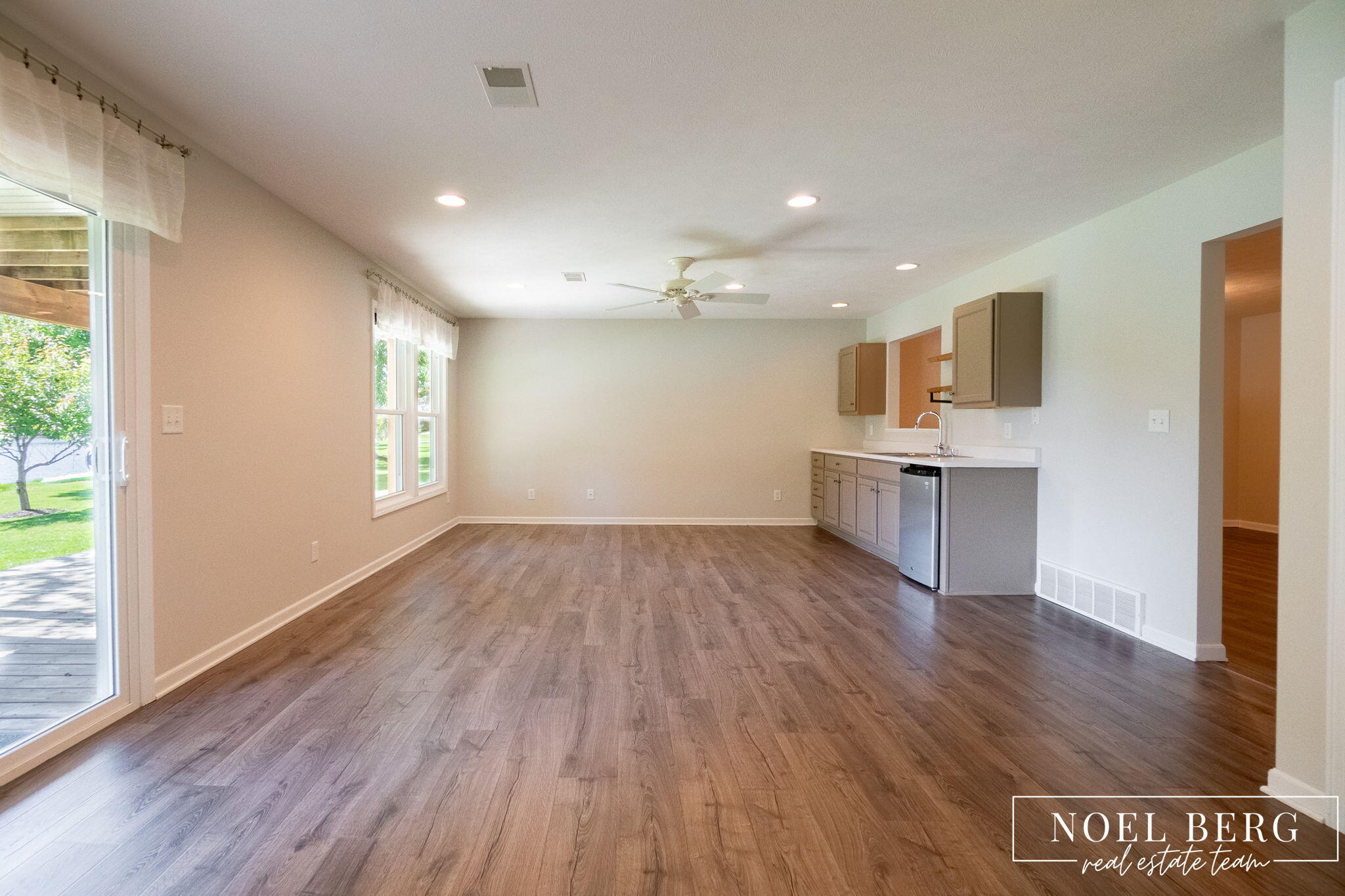 15 W Watershore Drive Muskegon MI 49444