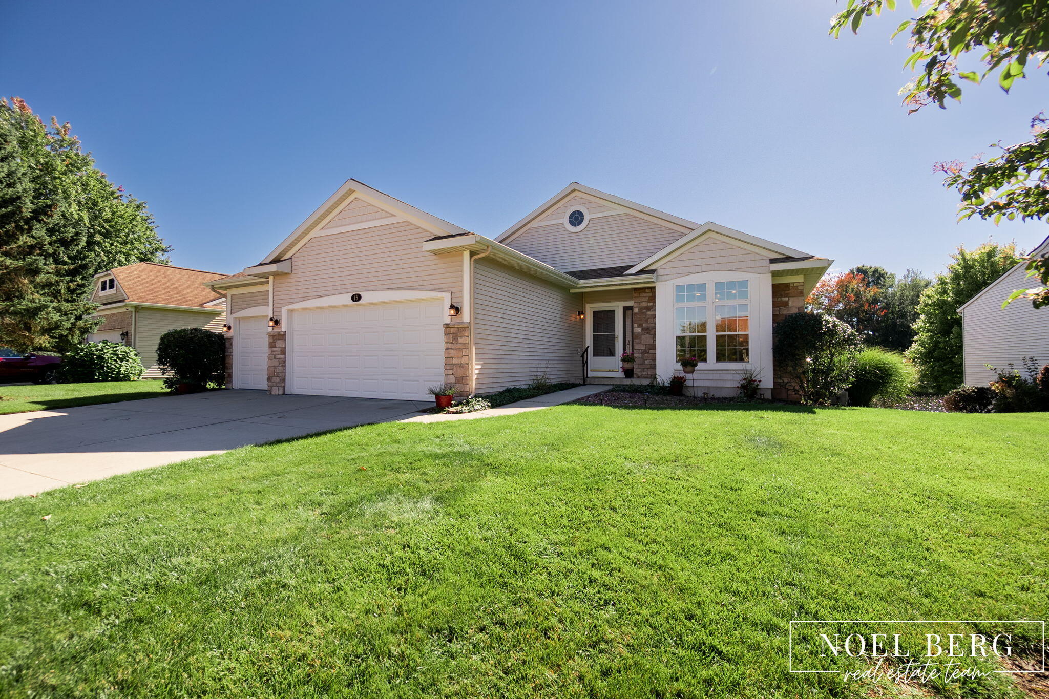 15 W Watershore Drive Muskegon MI 49444