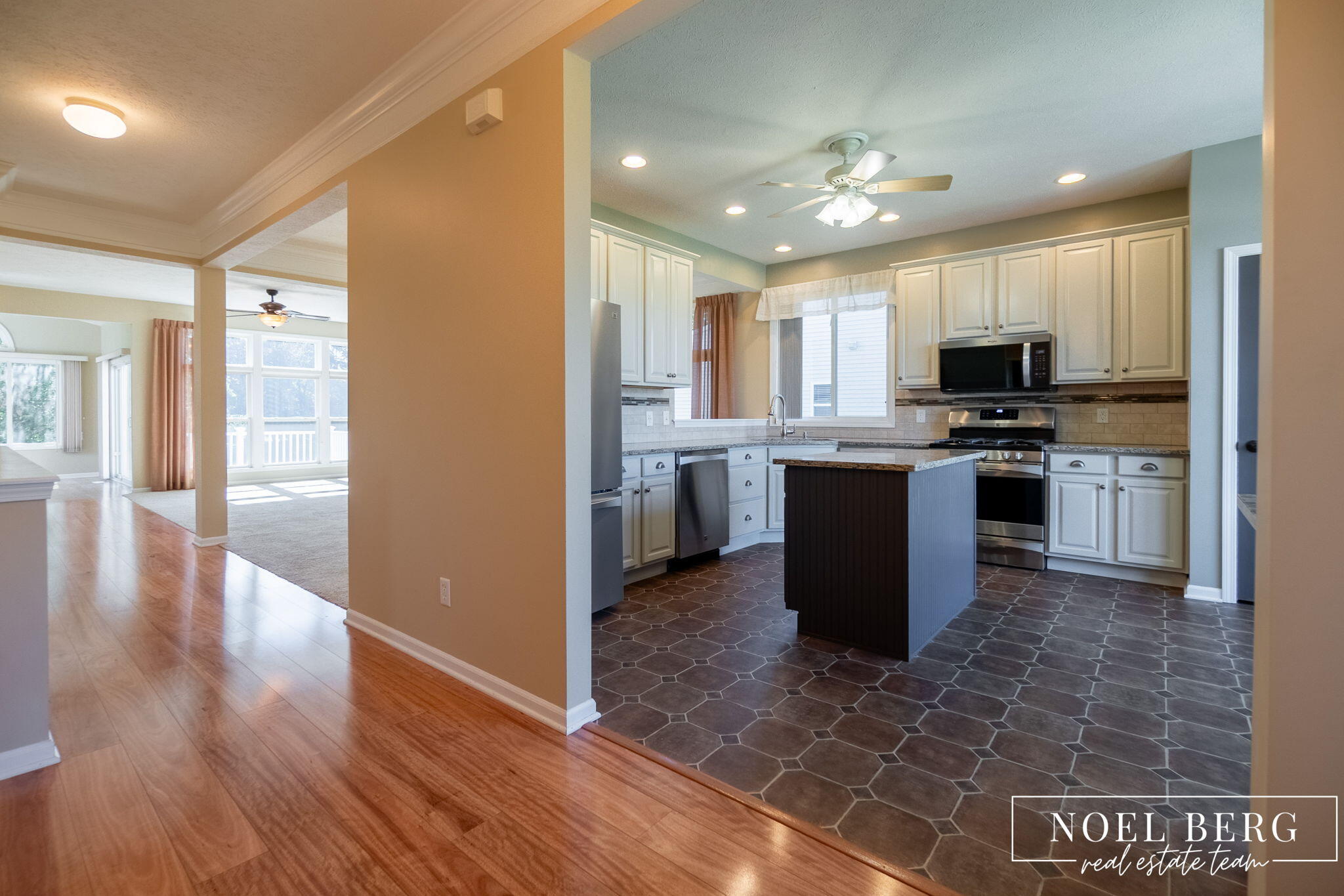 15 W Watershore Drive Muskegon MI 49444