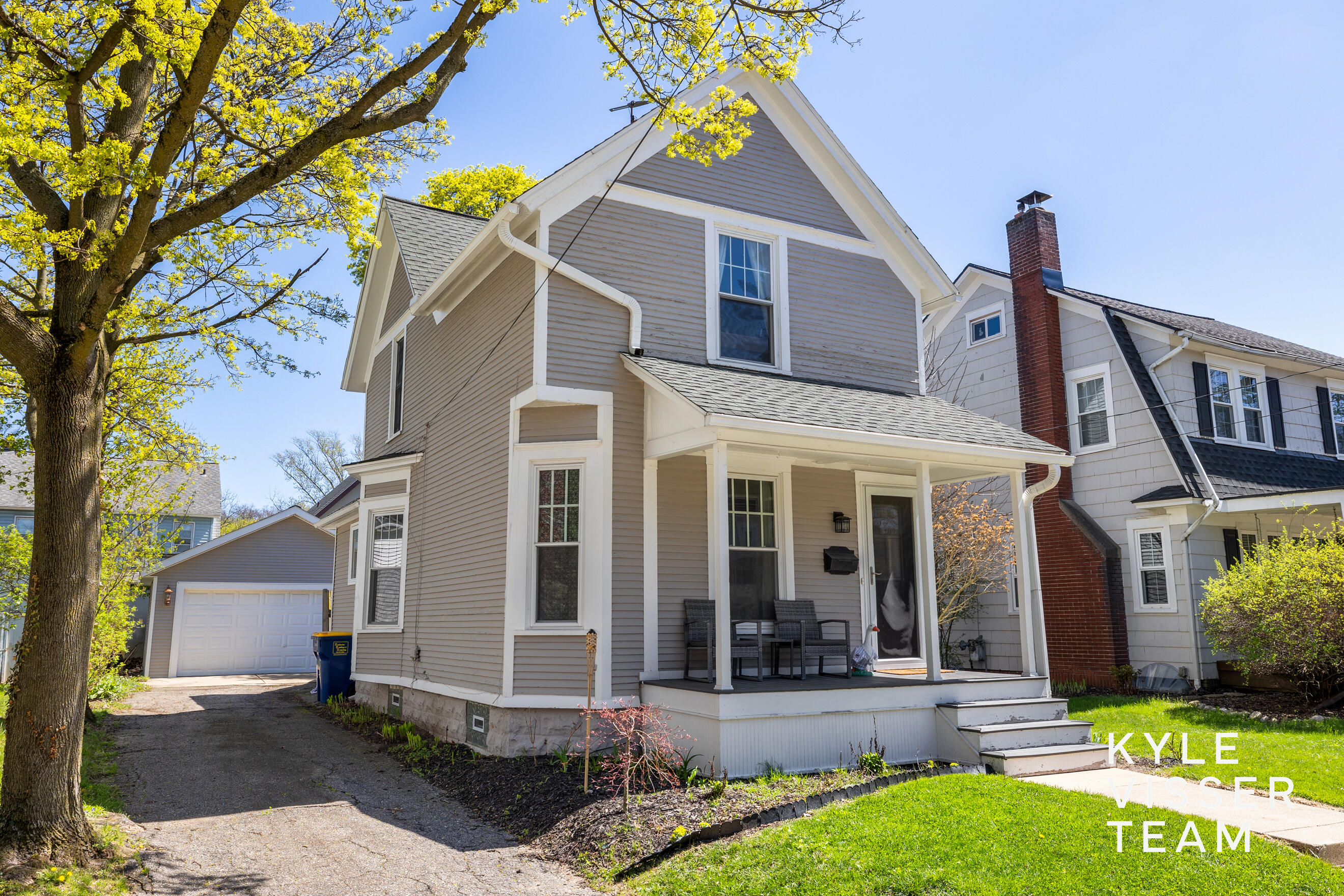622 Gladstone Drive SE East Grand Rapids MI 49506