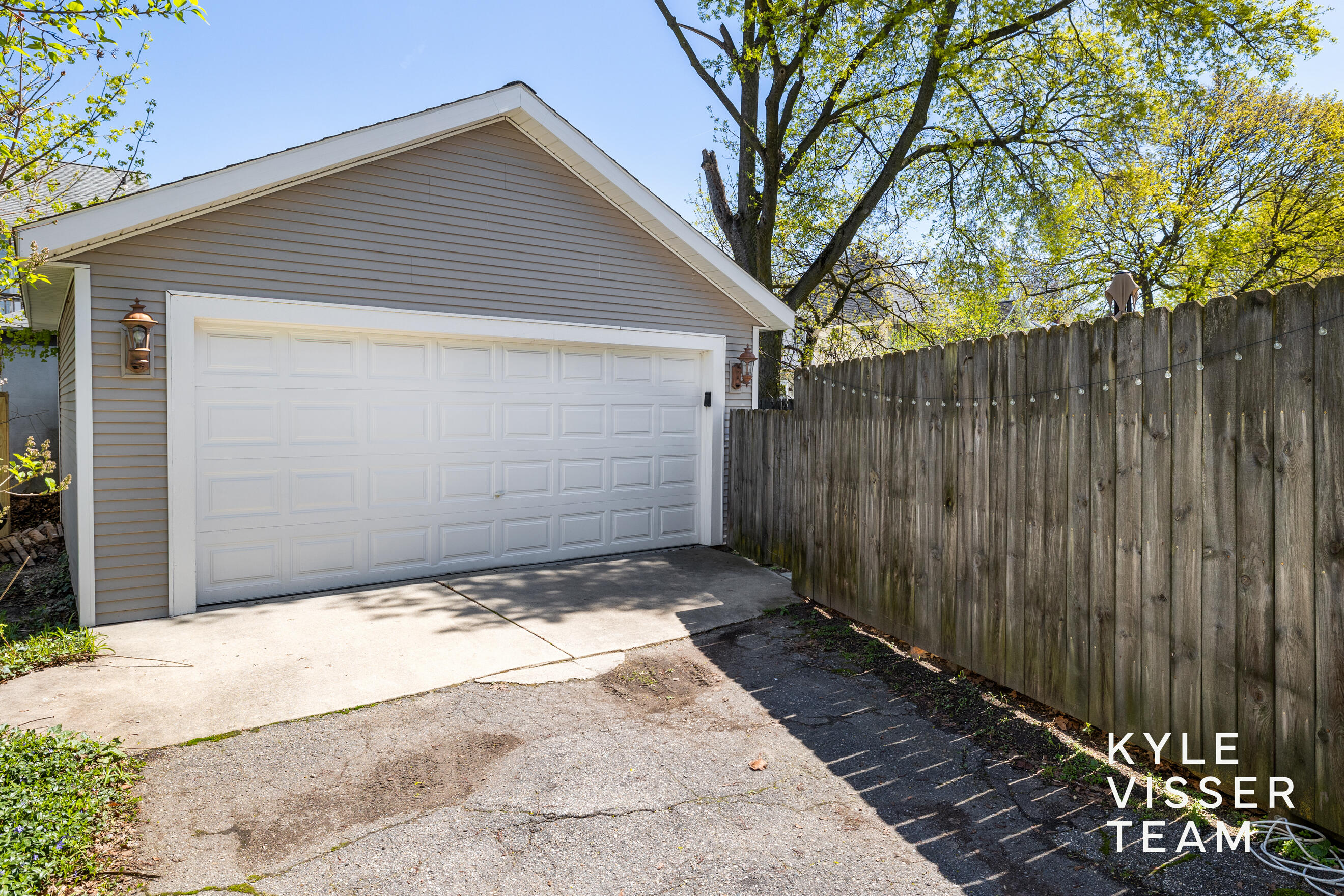 622 Gladstone Drive SE East Grand Rapids MI 49506