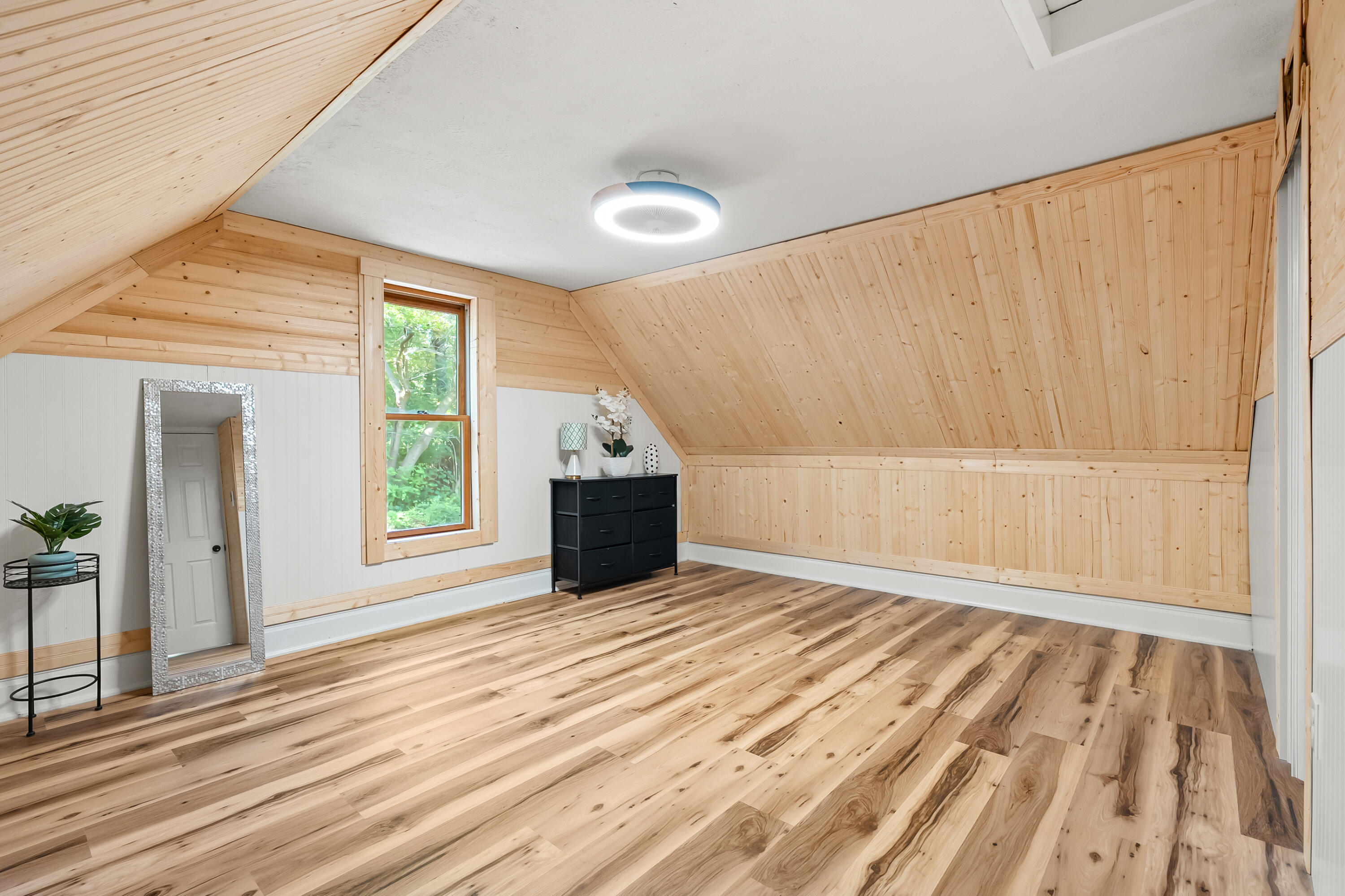 166 N West Street Coloma MI 49038