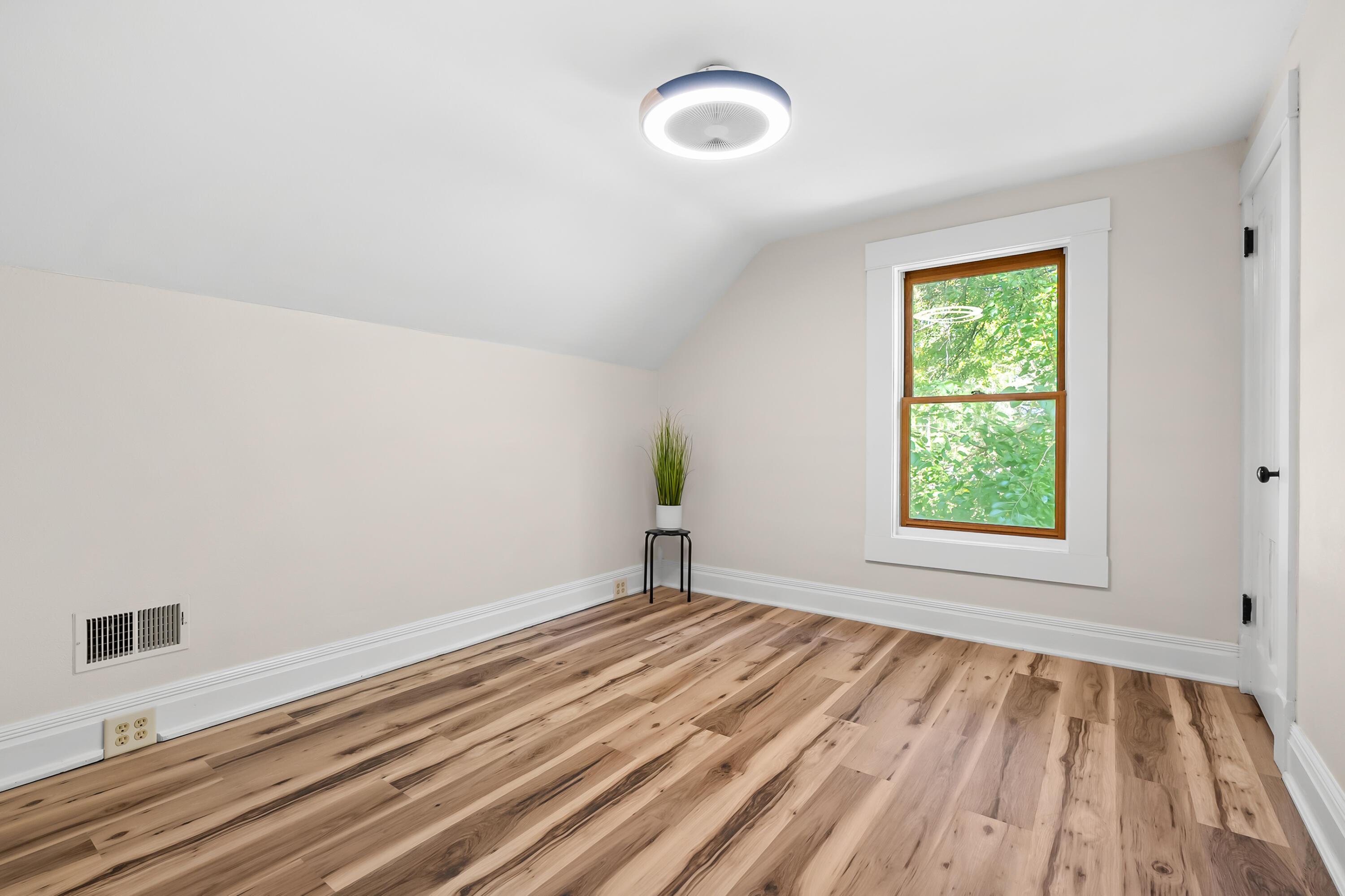 166 N West Street Coloma MI 49038