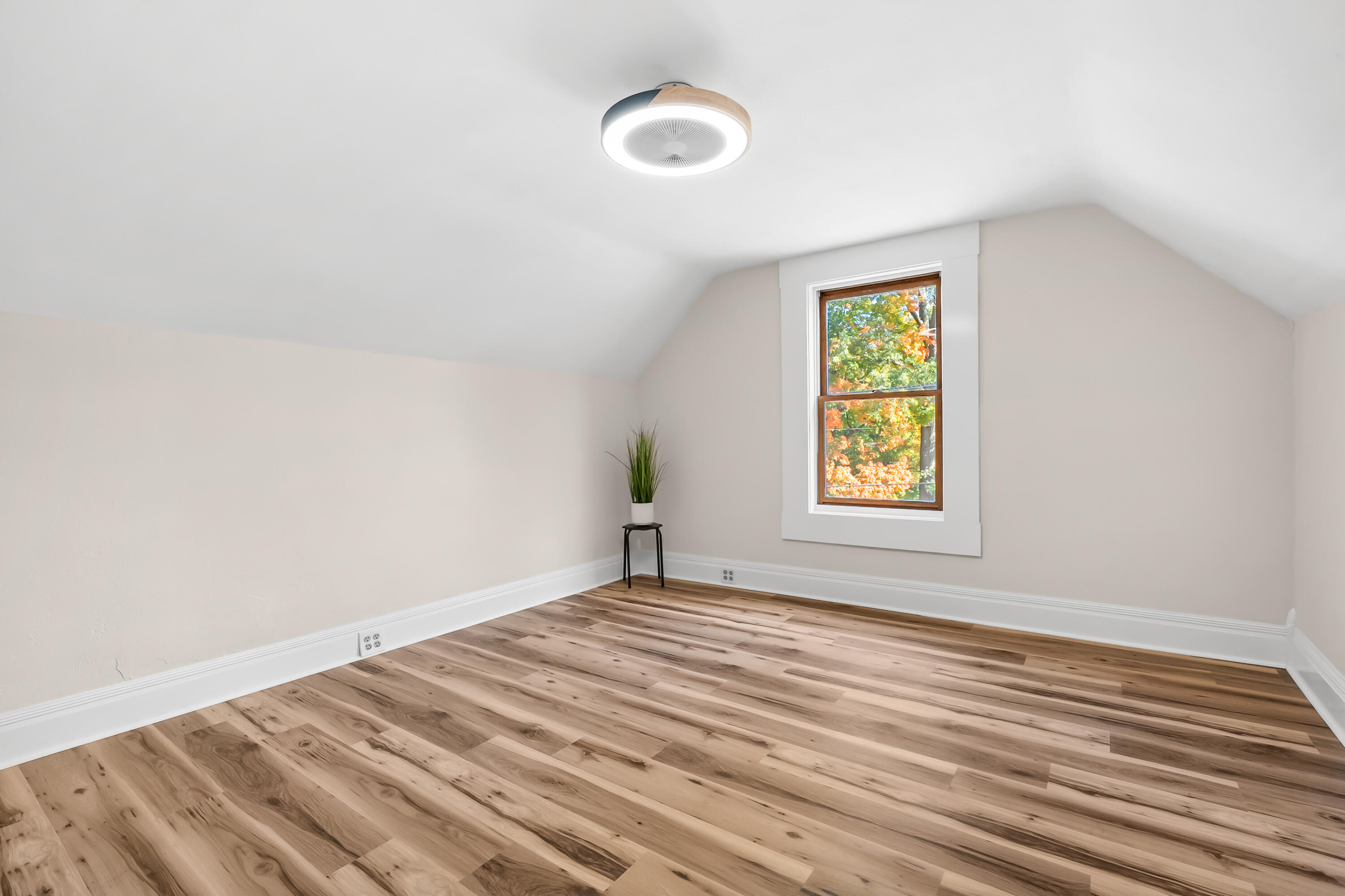 166 N West Street Coloma MI 49038