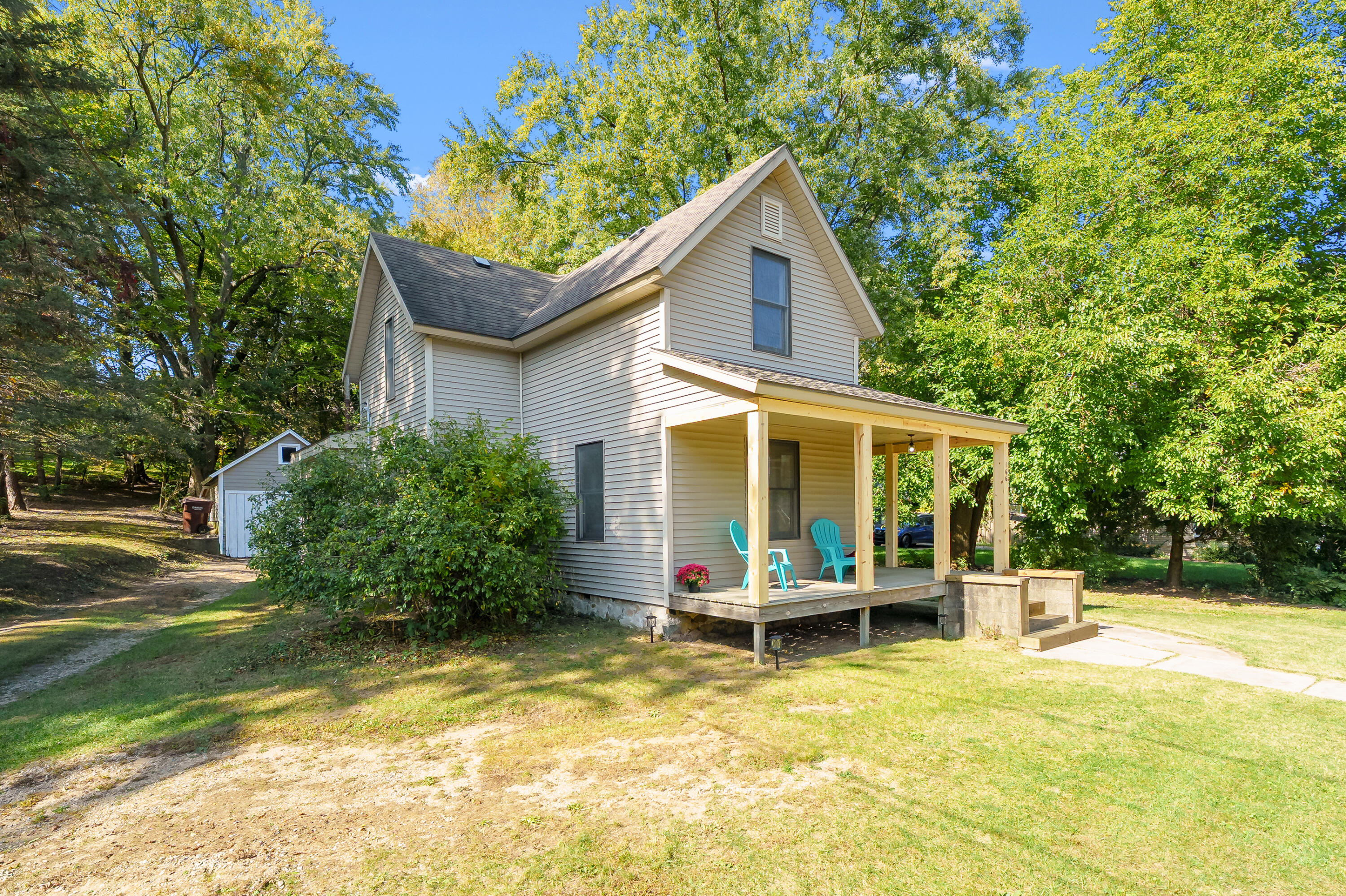 166 N West Street Coloma MI 49038