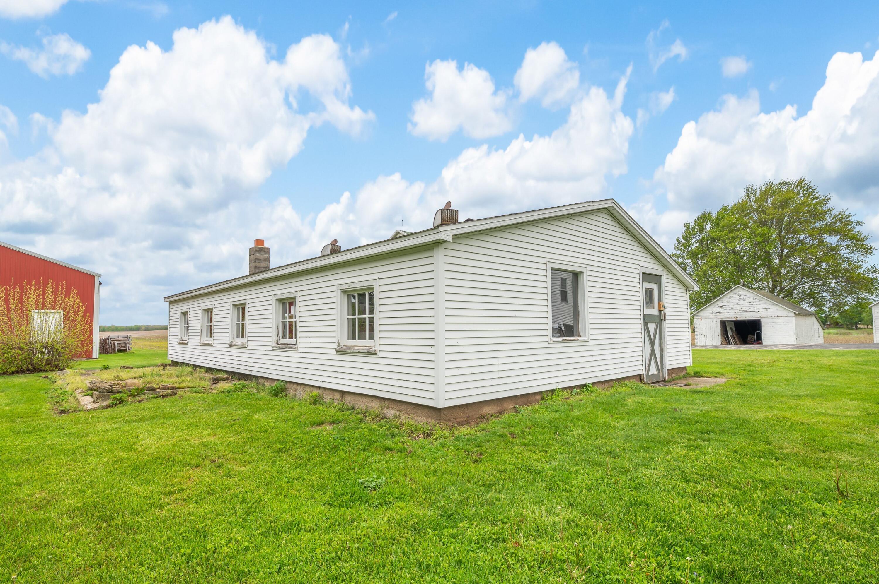 16686 Cleveland Avenue Galien MI 49113