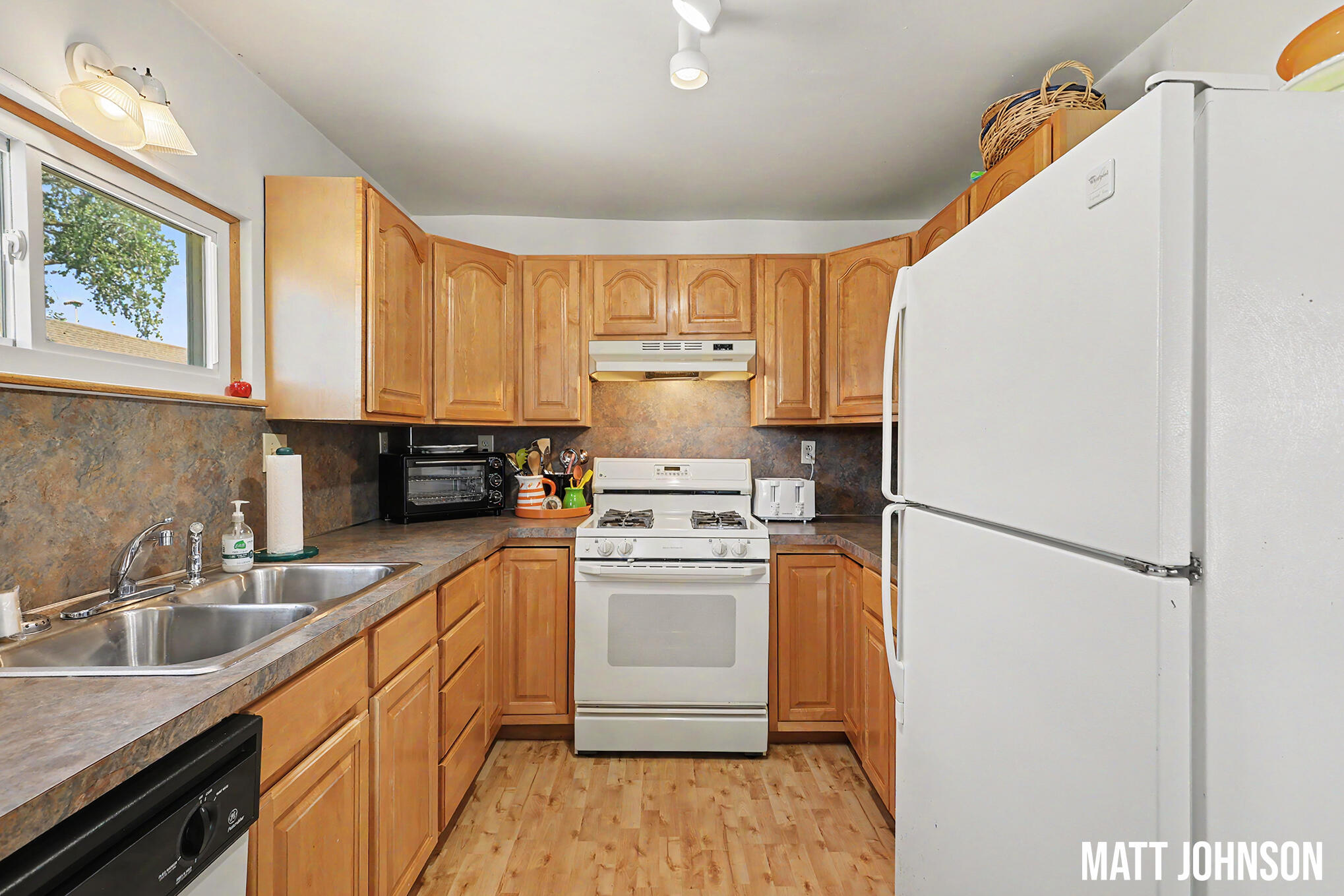 1682 Beach Street Muskegon MI 49441