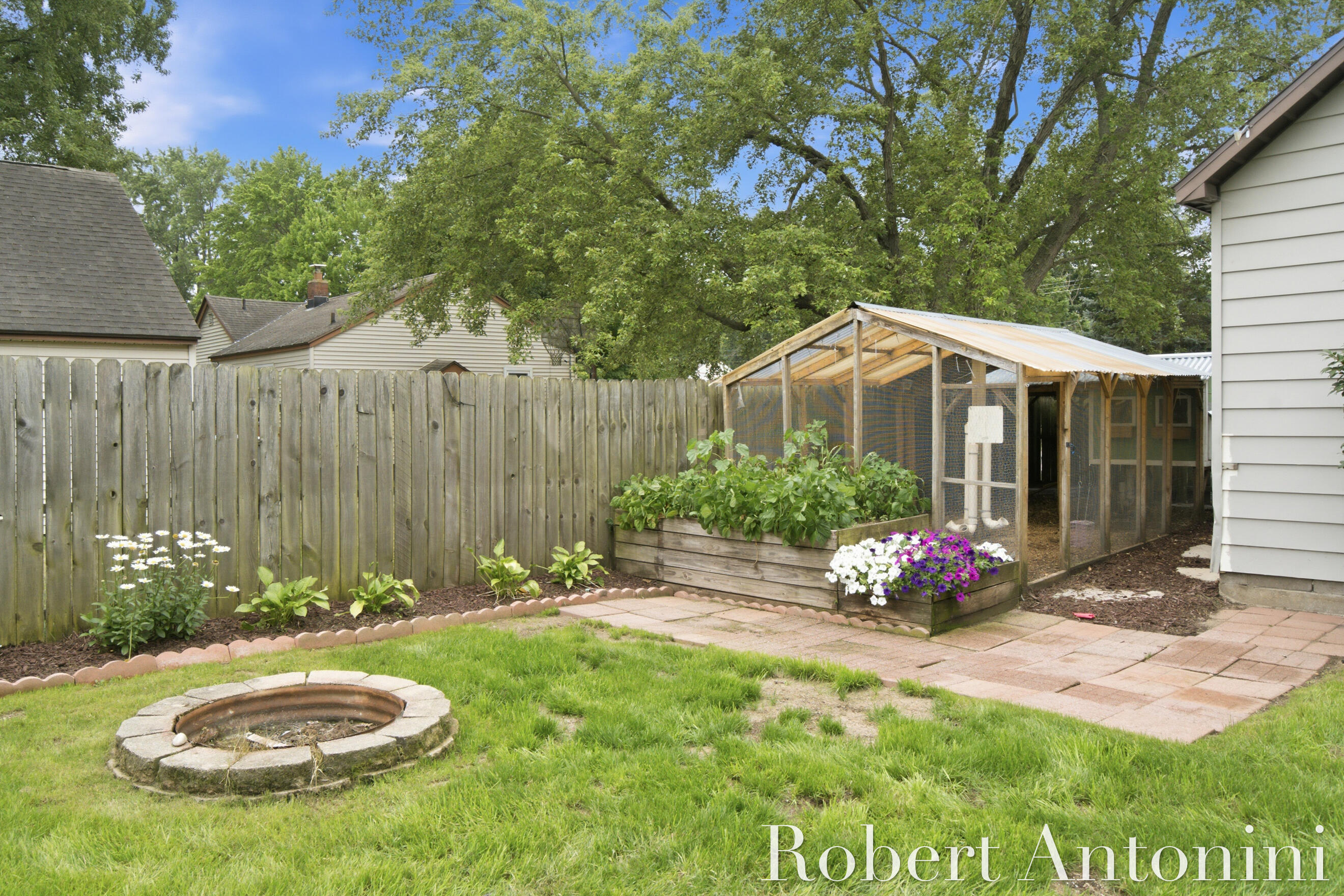 3148 Amon Avenue NE Grand Rapids MI 49525