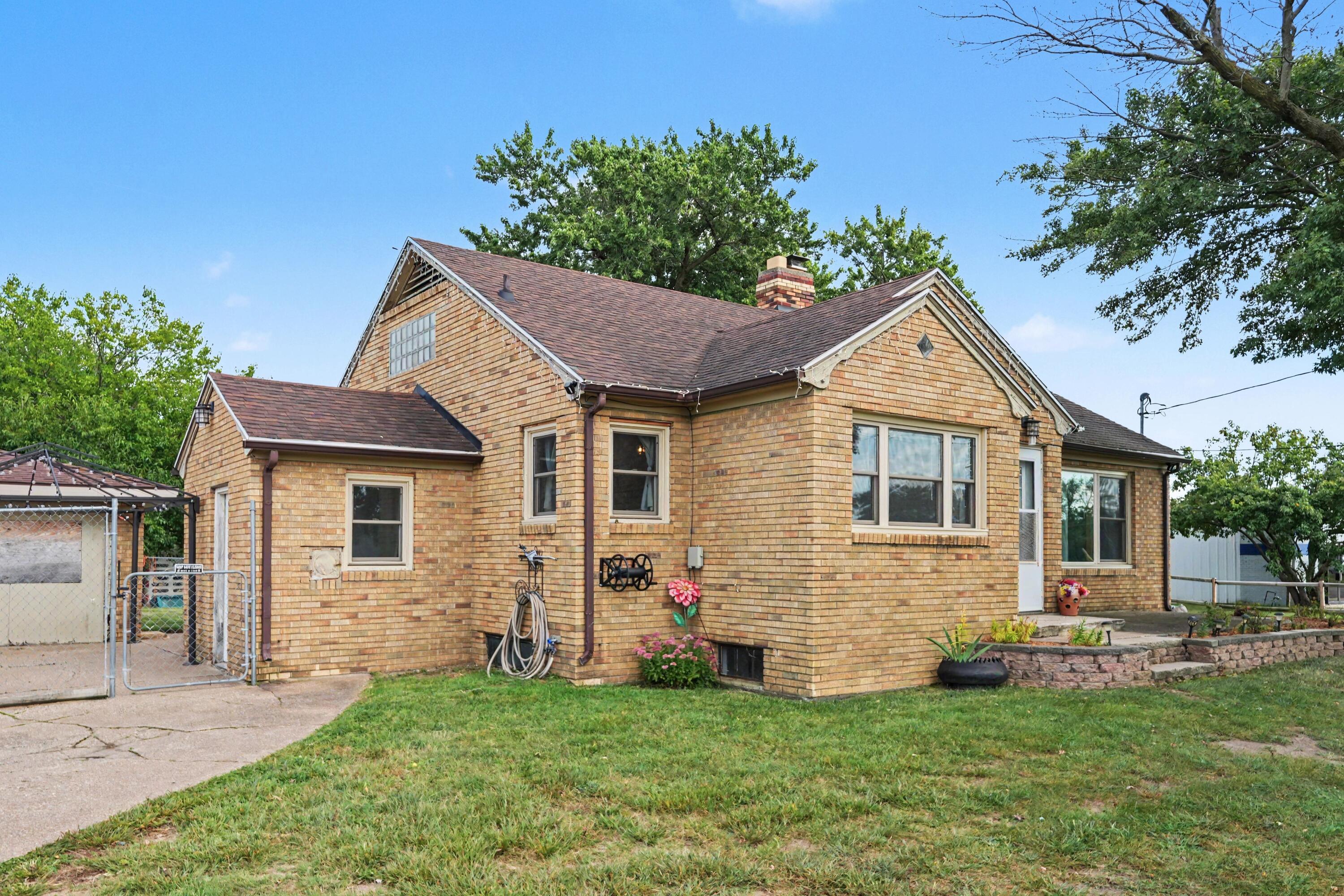 1397 M 139 Benton Harbor MI 49022