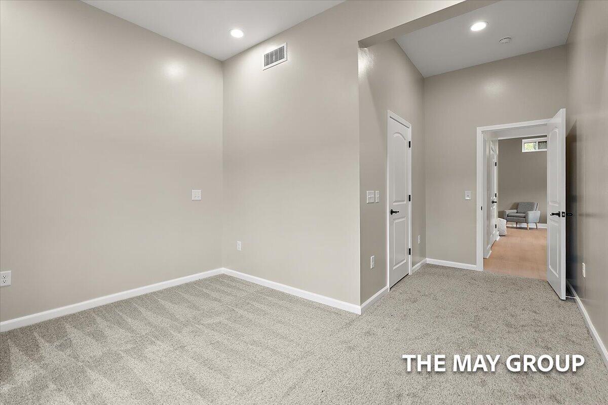 3443 Manderley Drive NE Grand Rapids MI 49525