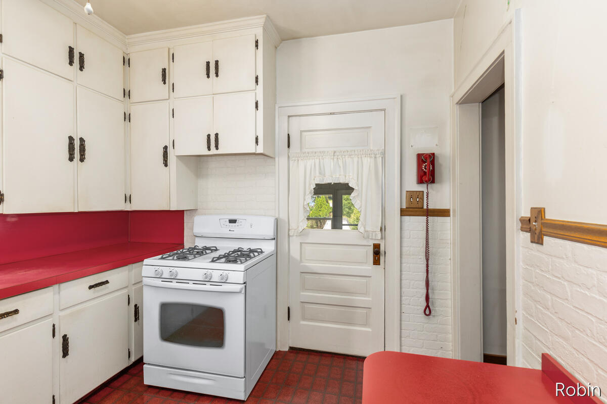 1545 4th Street NW Grand Rapids MI 49504