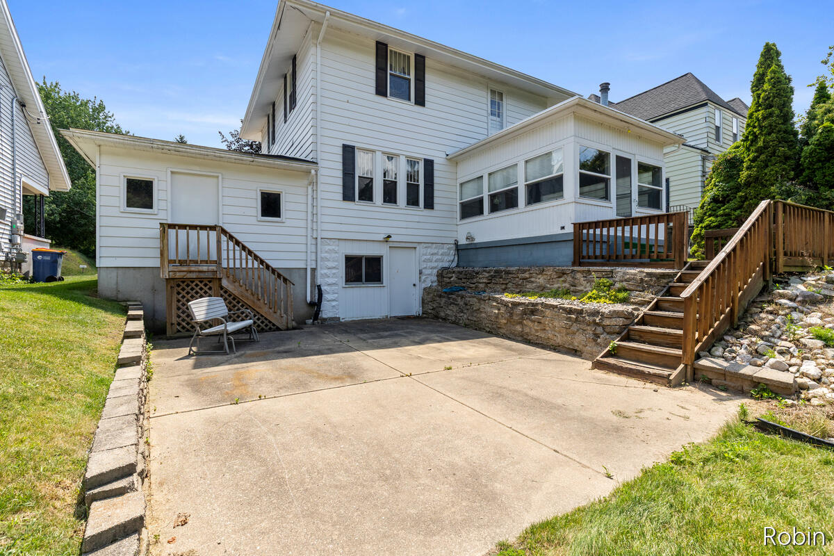 1545 4th Street NW Grand Rapids MI 49504
