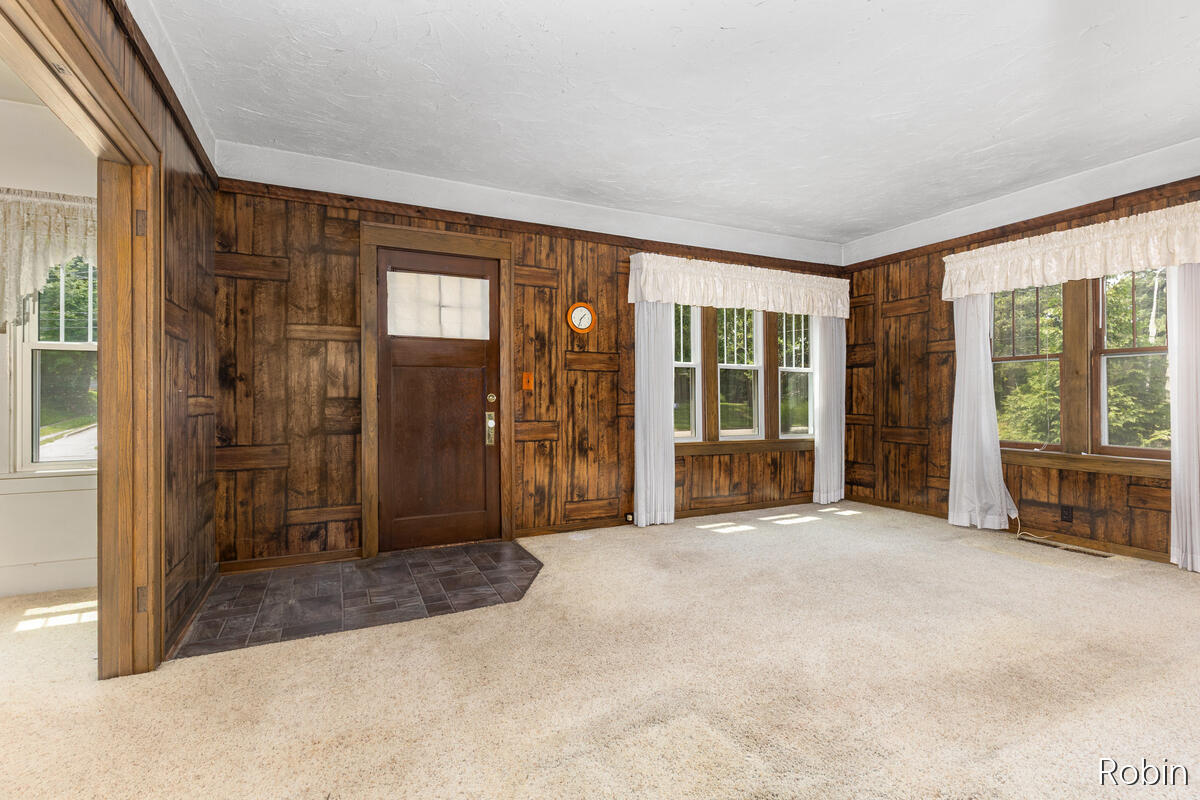 1545 4th Street NW Grand Rapids MI 49504