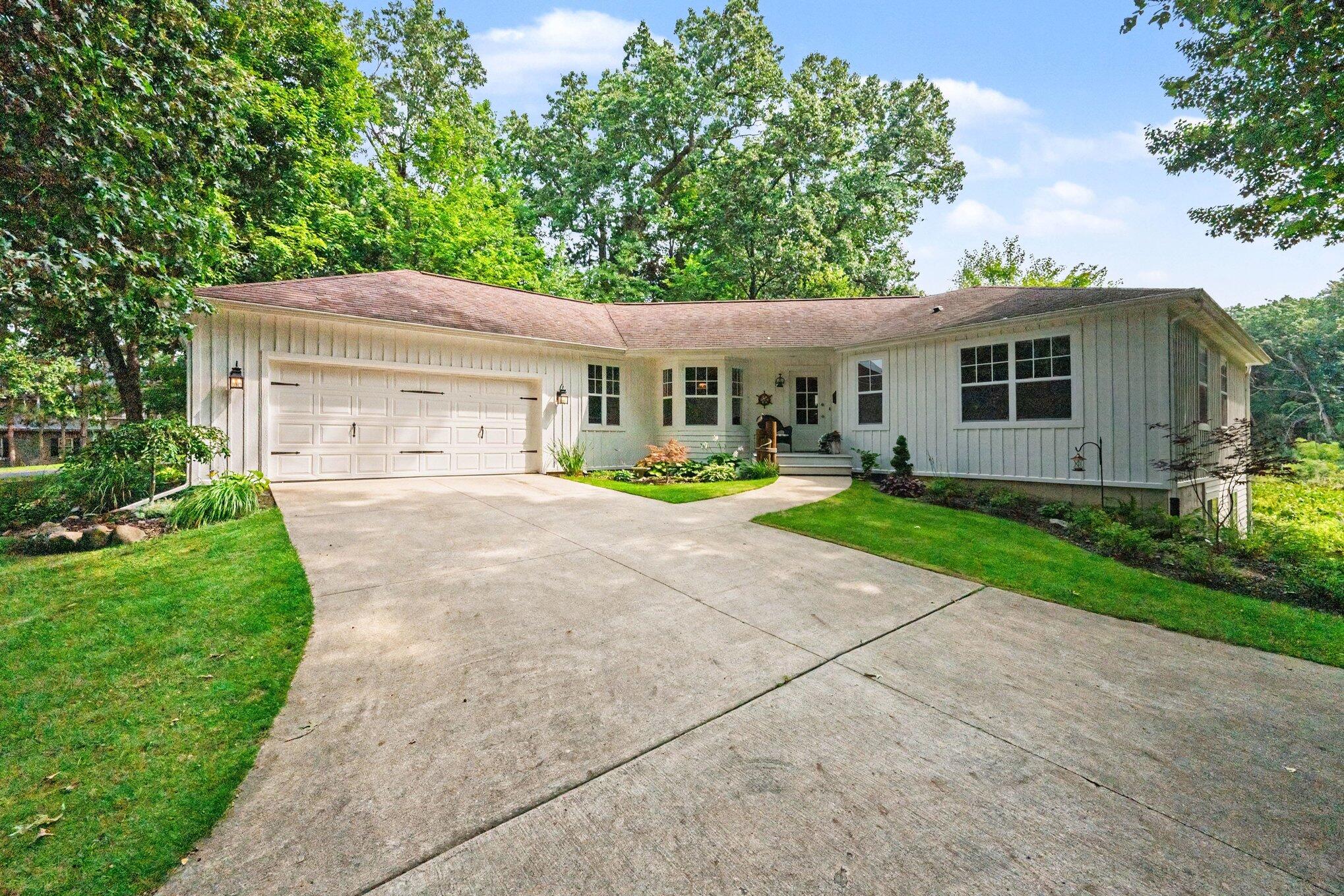 368 Summerset Drive Kalamazoo MI 49009