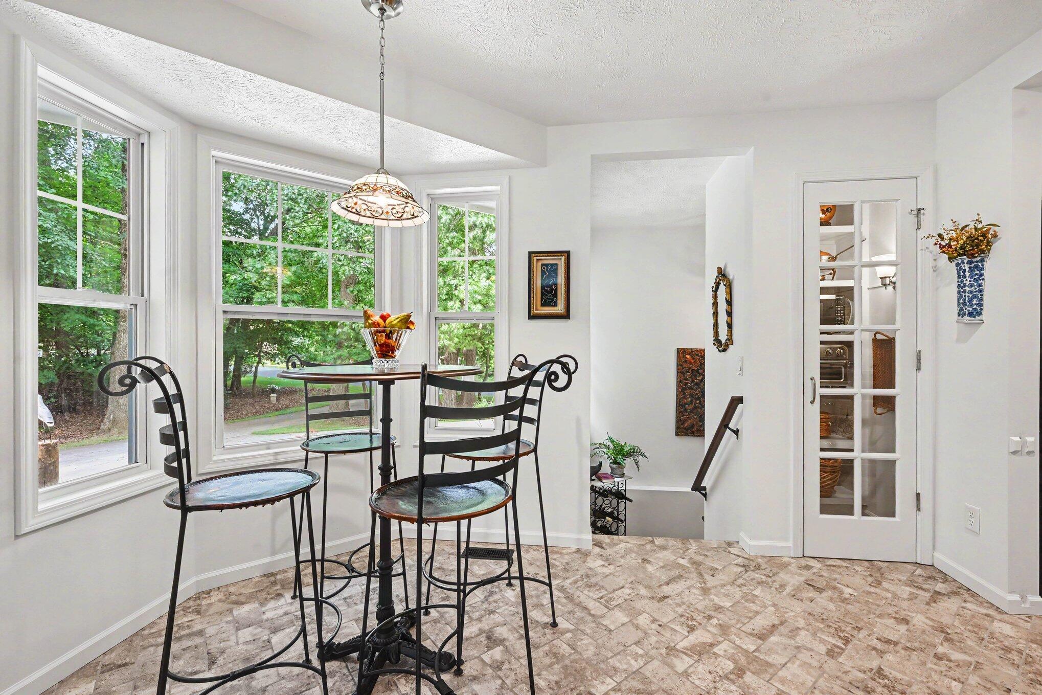368 Summerset Drive Kalamazoo MI 49009