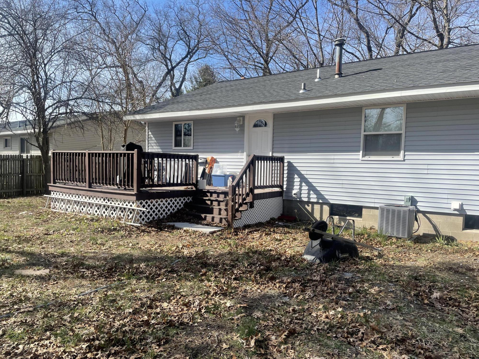 2449 Marquette Avenue Muskegon MI 49442