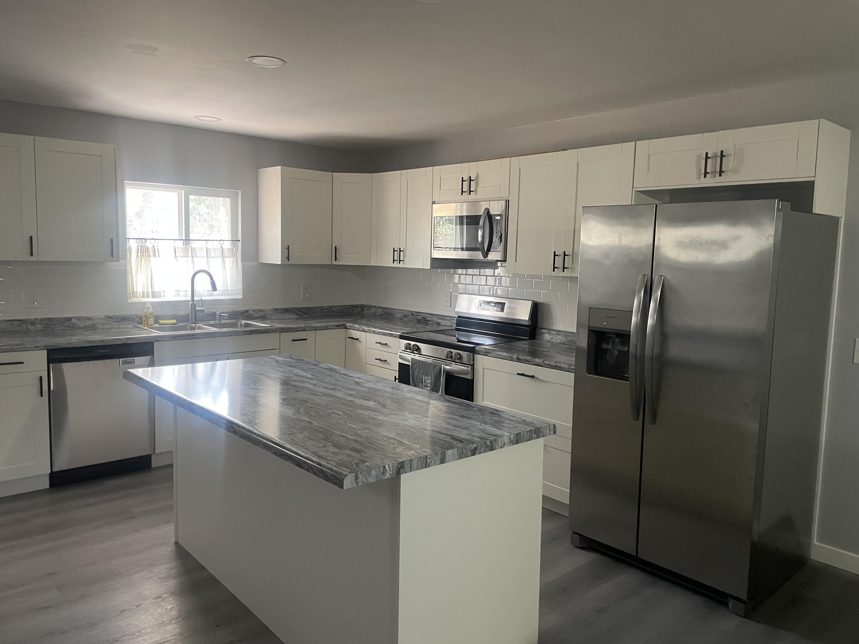 2449 Marquette Avenue Muskegon MI 49442