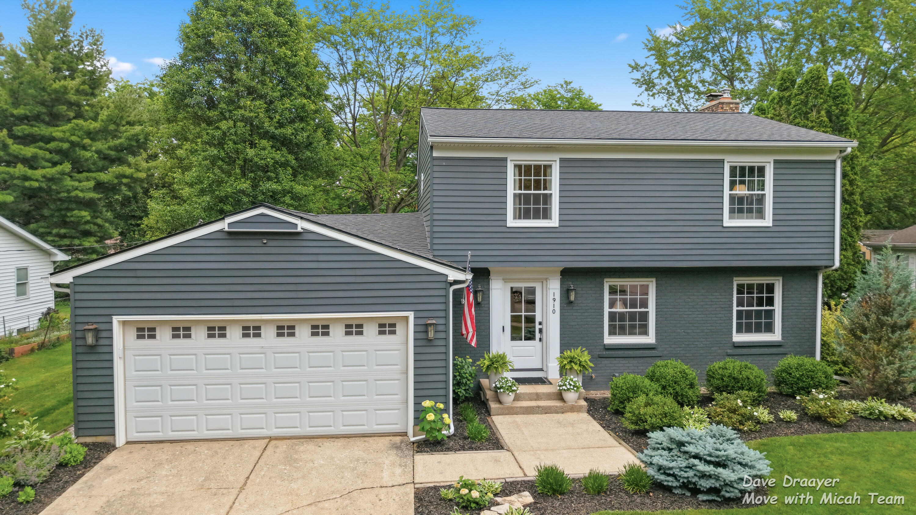 1910 Ridgemoor Drive SE Grand Rapids MI 49506