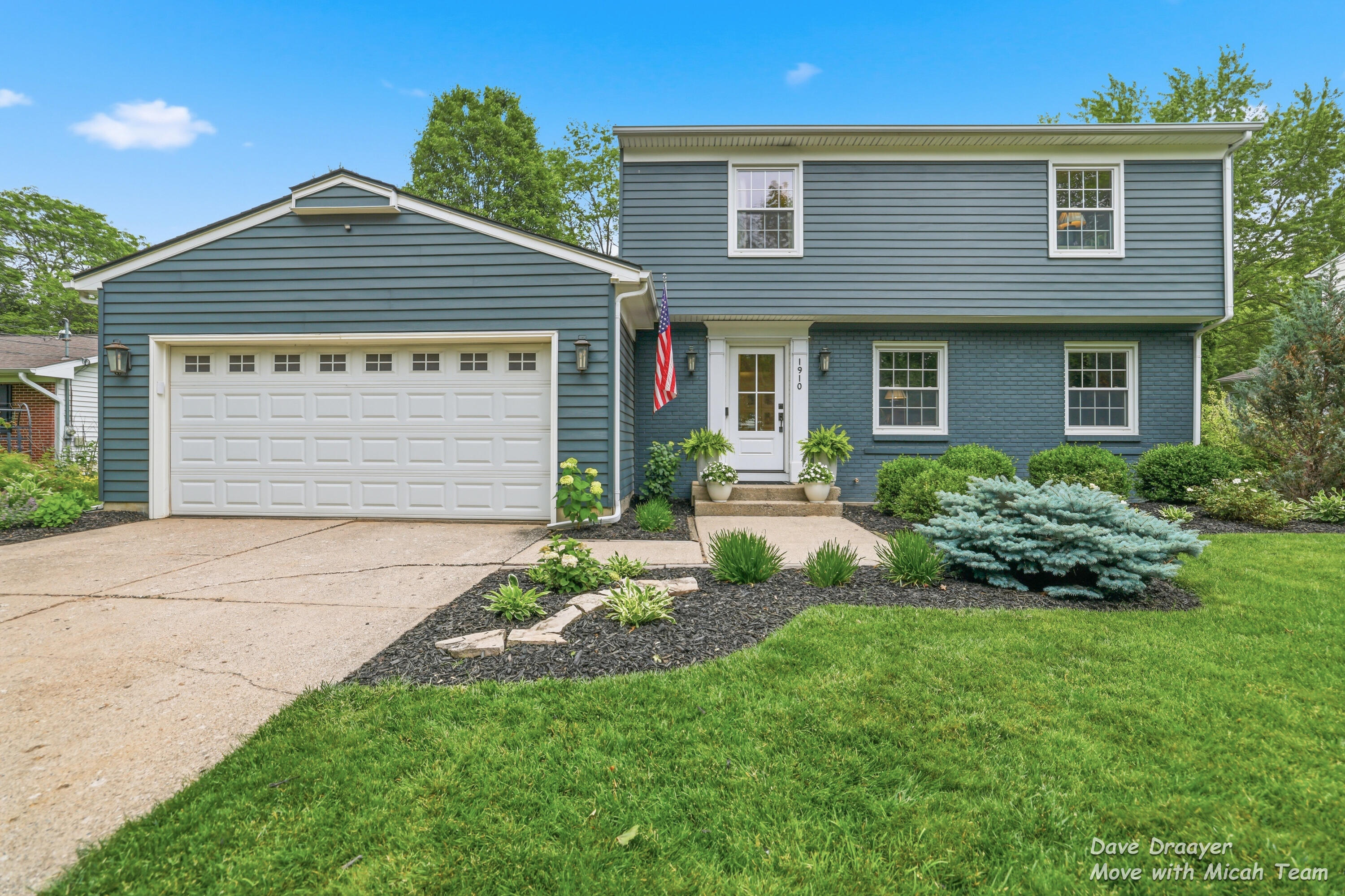 1910 Ridgemoor Drive SE Grand Rapids MI 49506