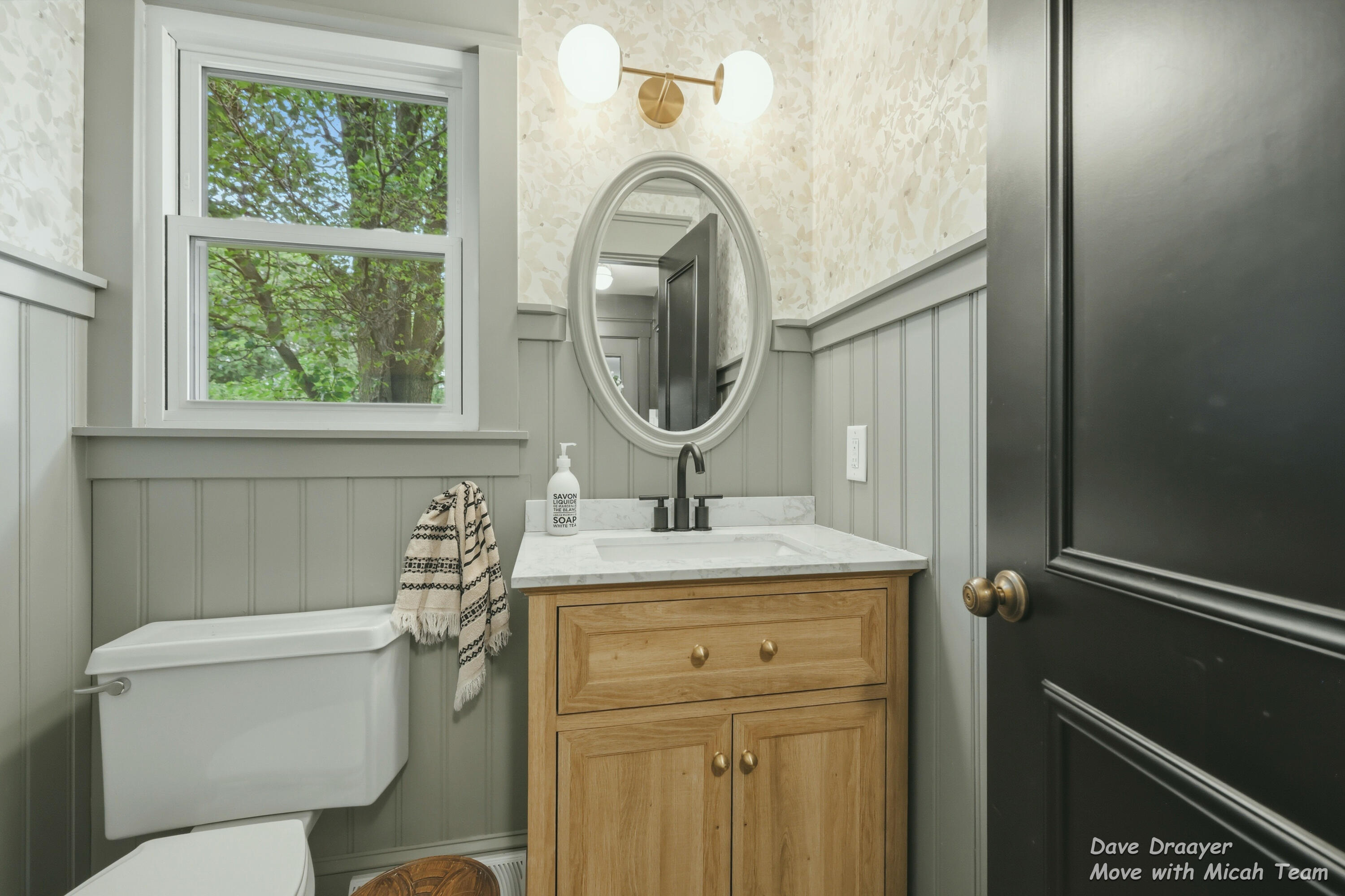 1910 Ridgemoor Drive SE Grand Rapids MI 49506