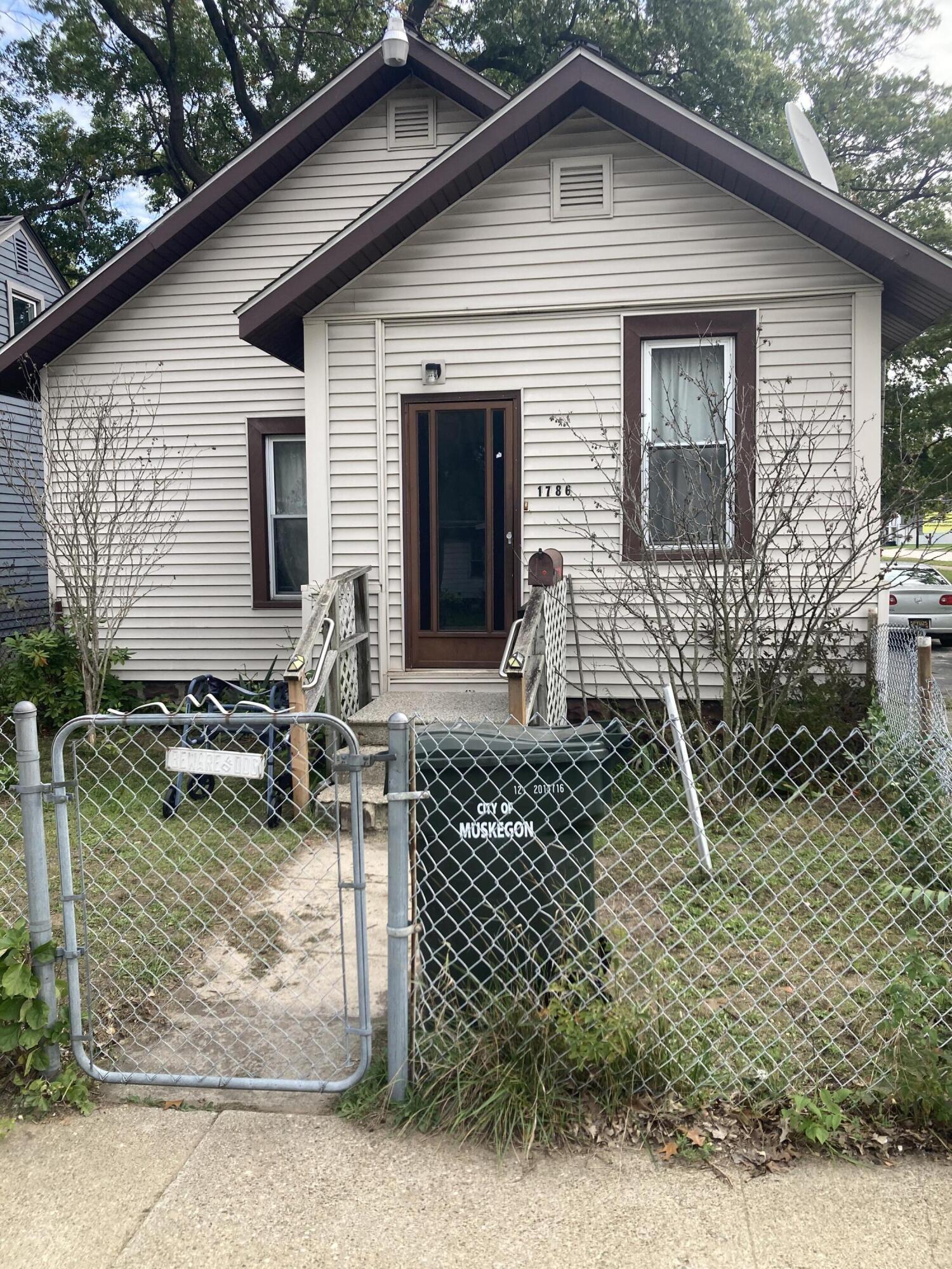 1786 Wood Street Muskegon MI 49442