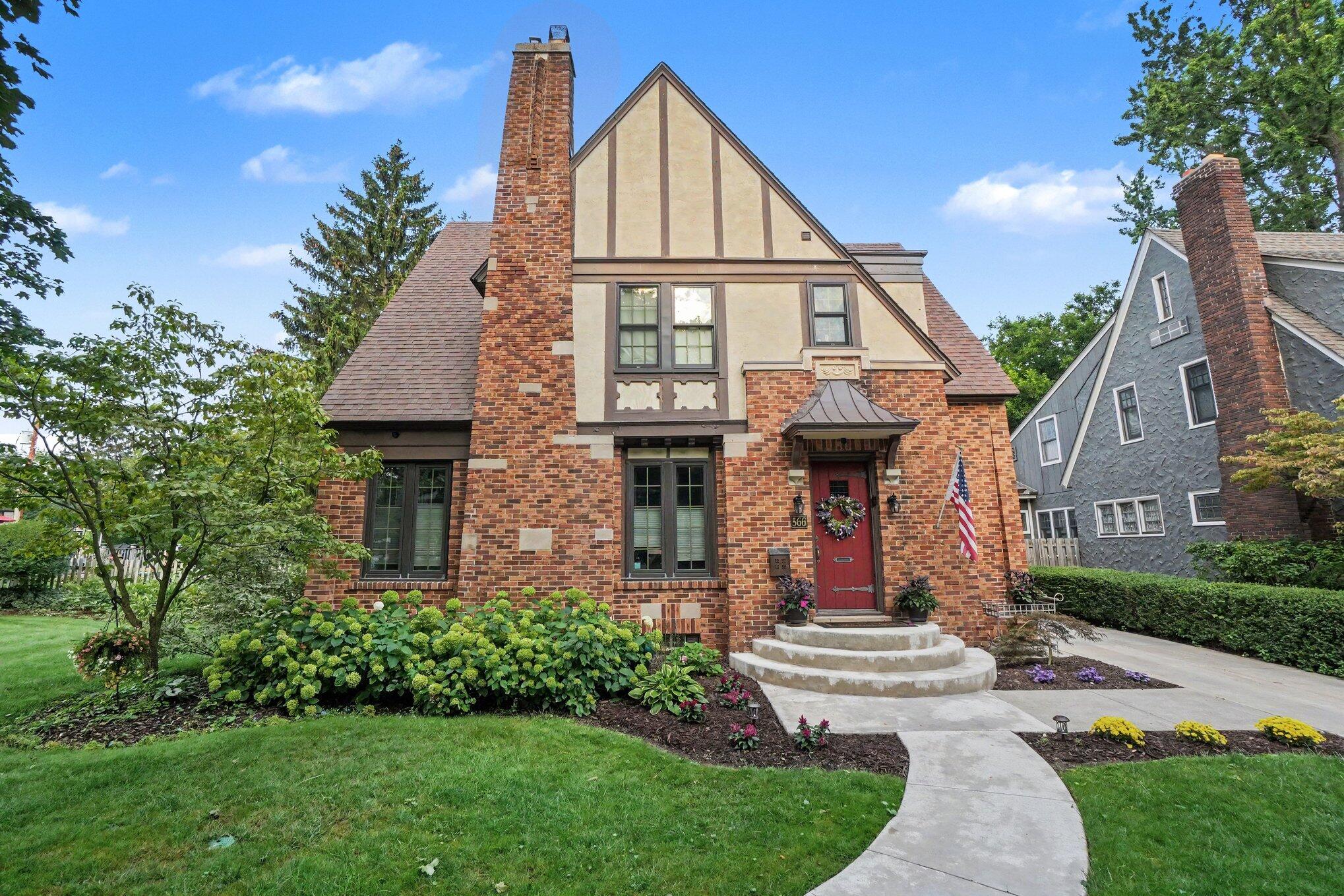 566 Lawndale Court Holland MI 49423