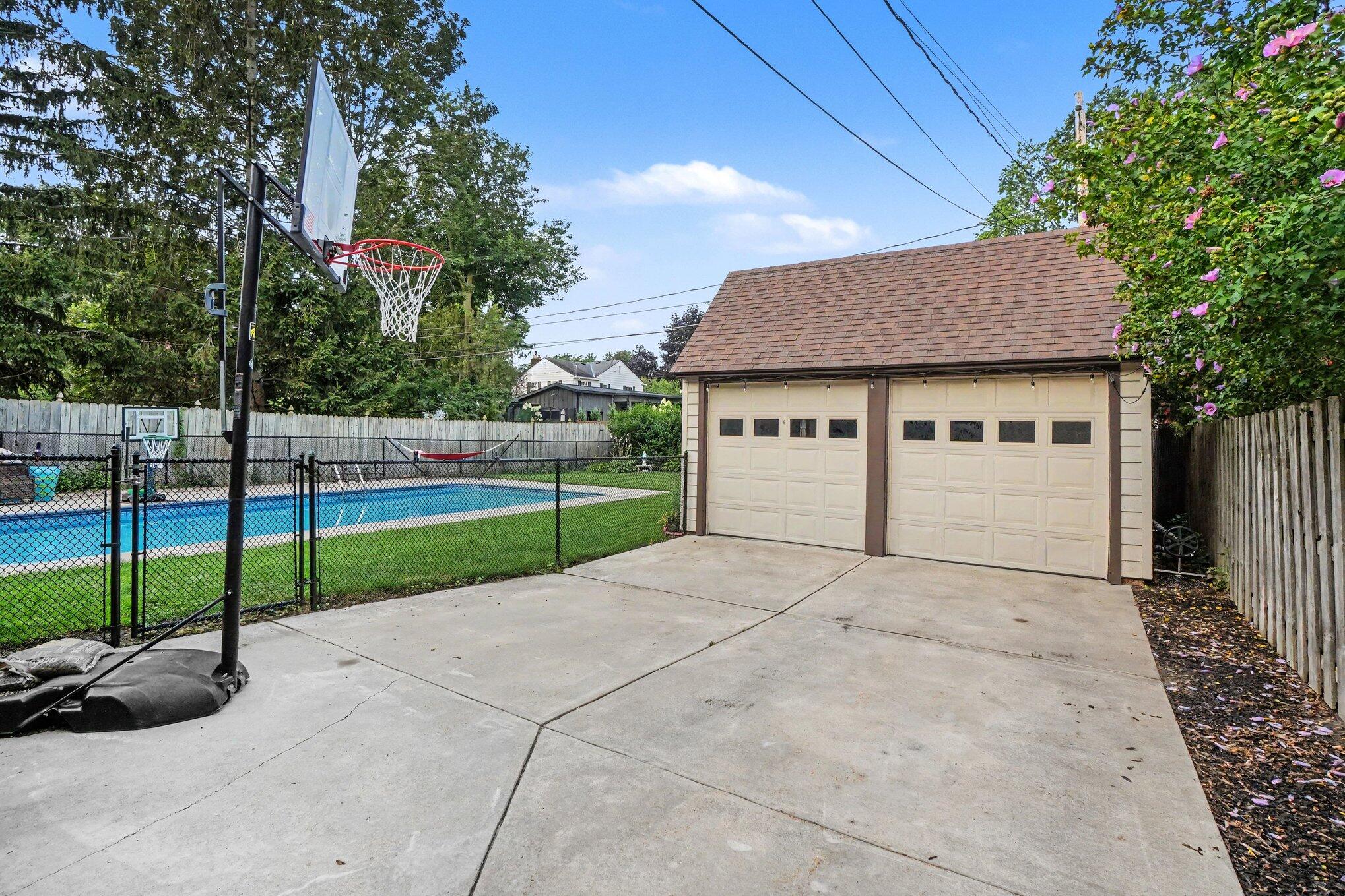 566 Lawndale Court Holland MI 49423