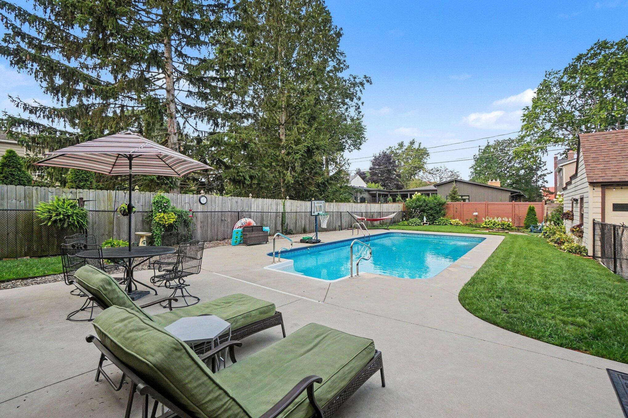 566 Lawndale Court Holland MI 49423
