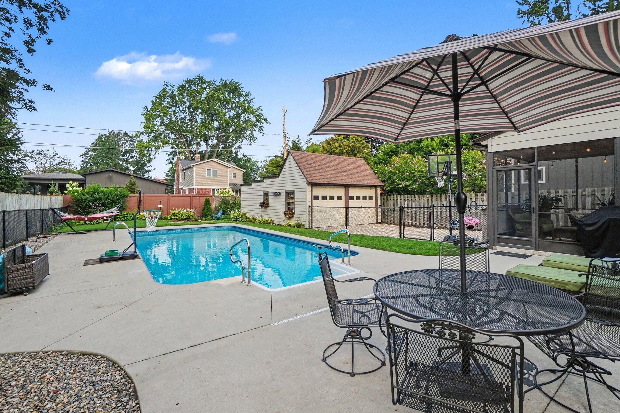 566 Lawndale Court Holland MI 49423