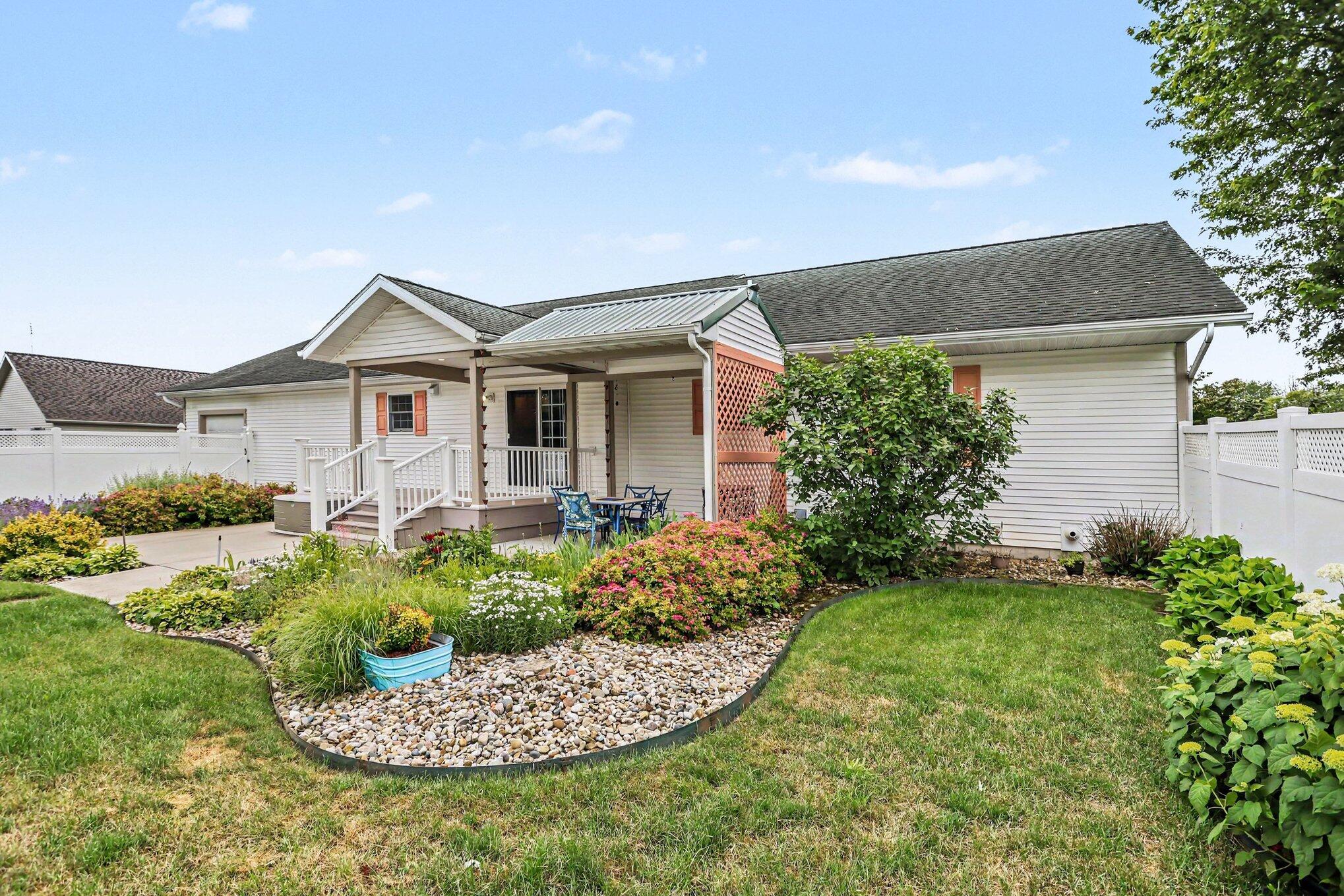 29390 Saddlebred Lane Dowagiac MI 49047