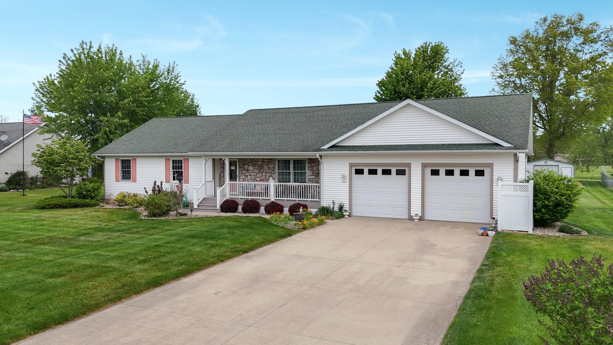 29390 Saddlebred Lane Dowagiac MI 49047