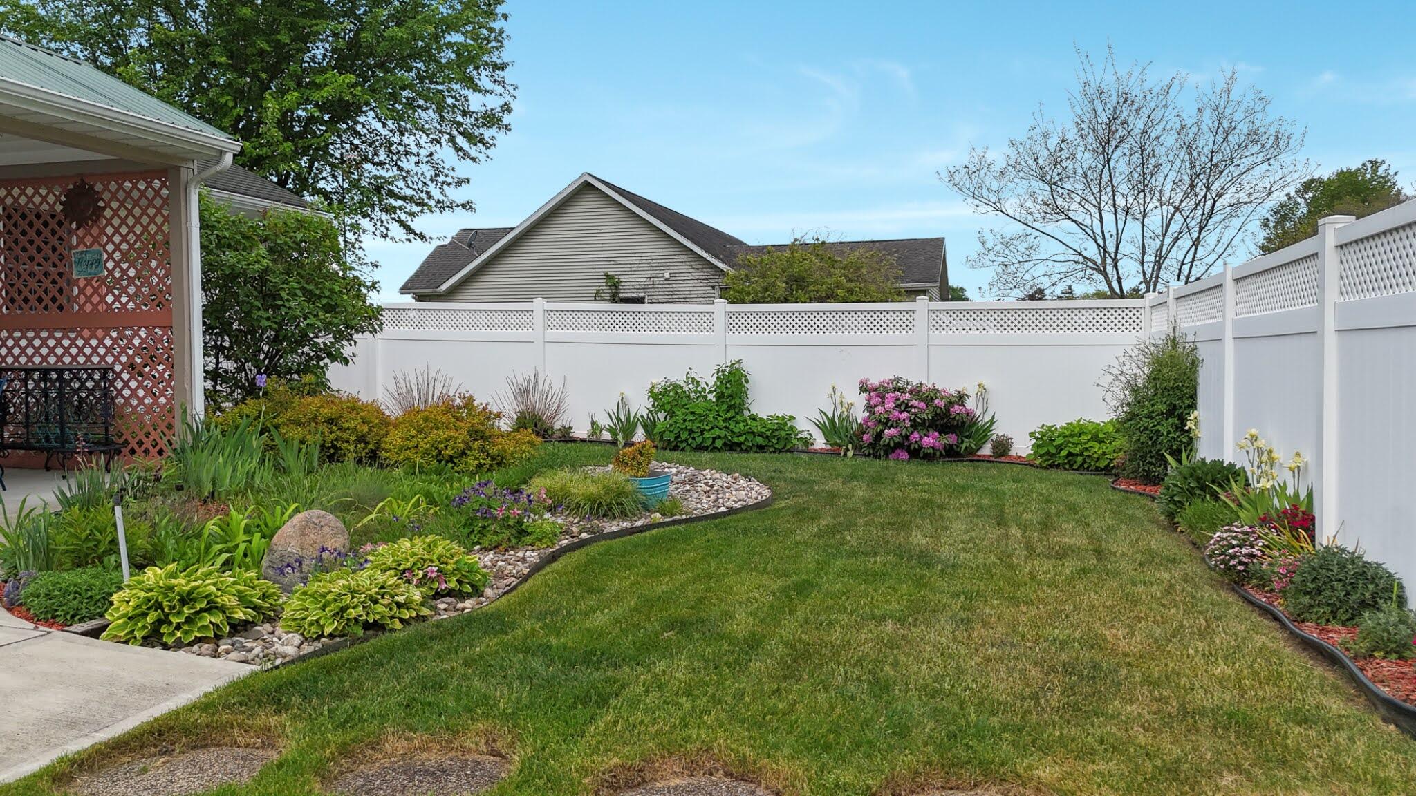 29390 Saddlebred Lane Dowagiac MI 49047