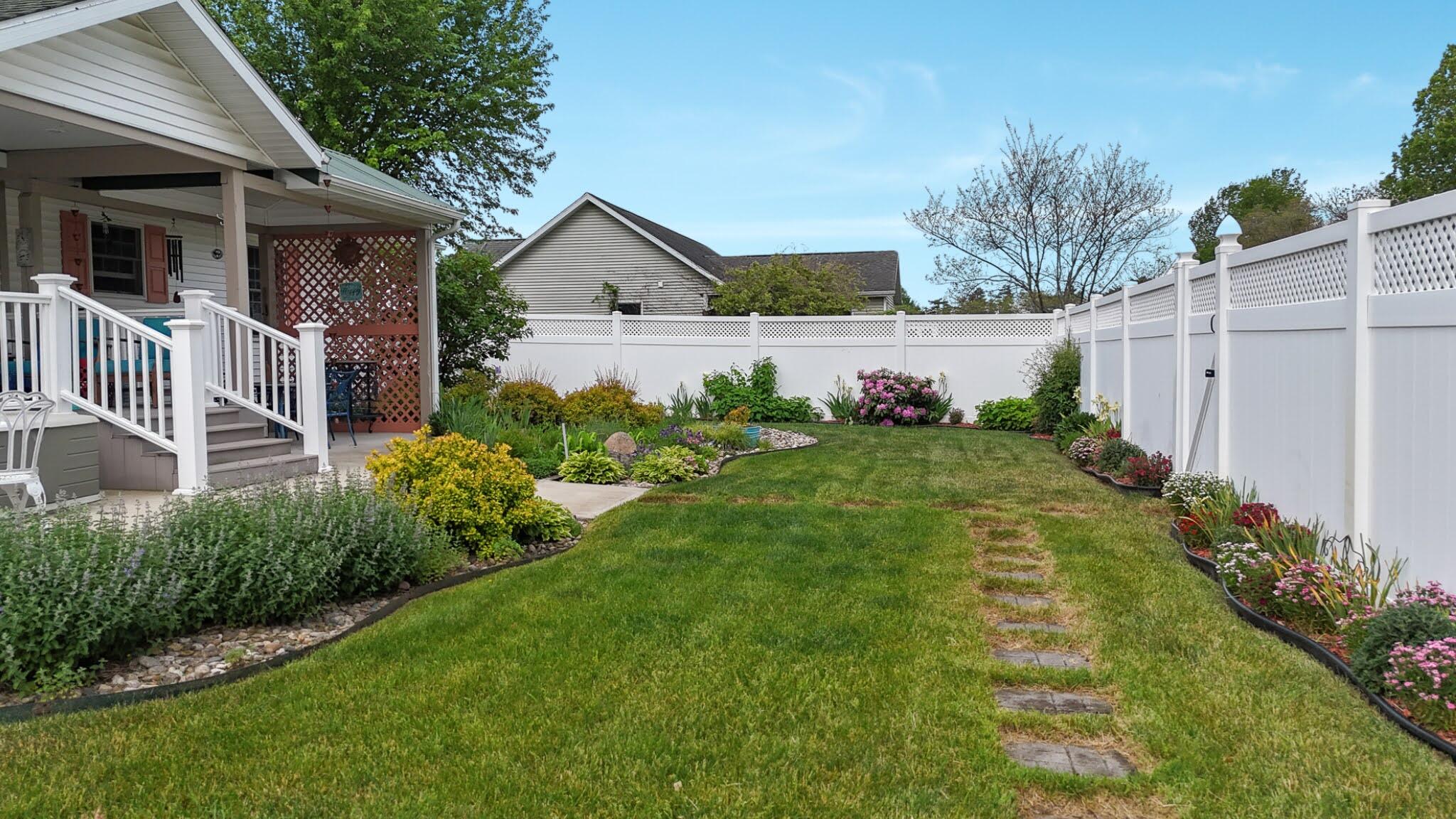 29390 Saddlebred Lane Dowagiac MI 49047