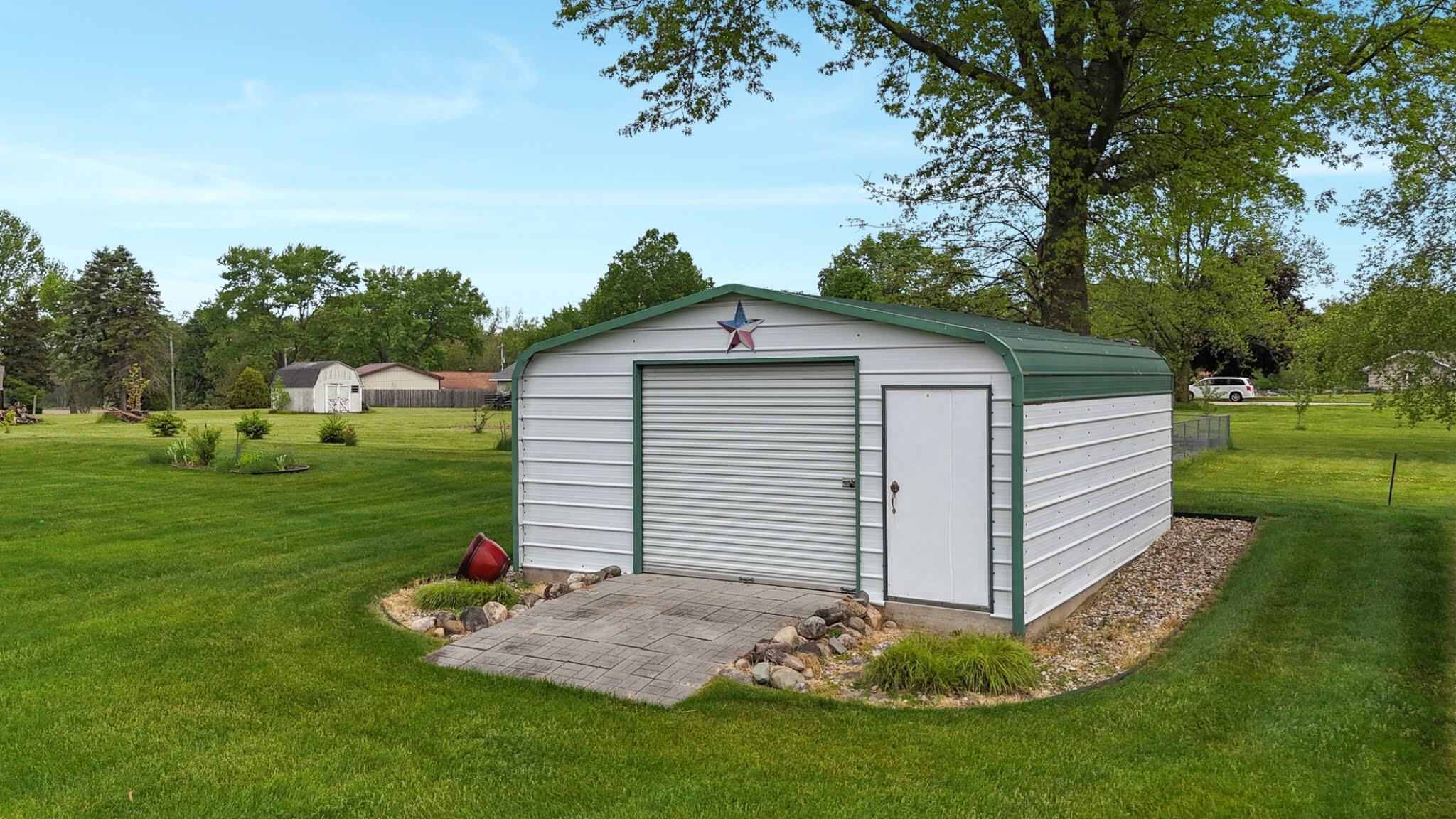 29390 Saddlebred Lane Dowagiac MI 49047
