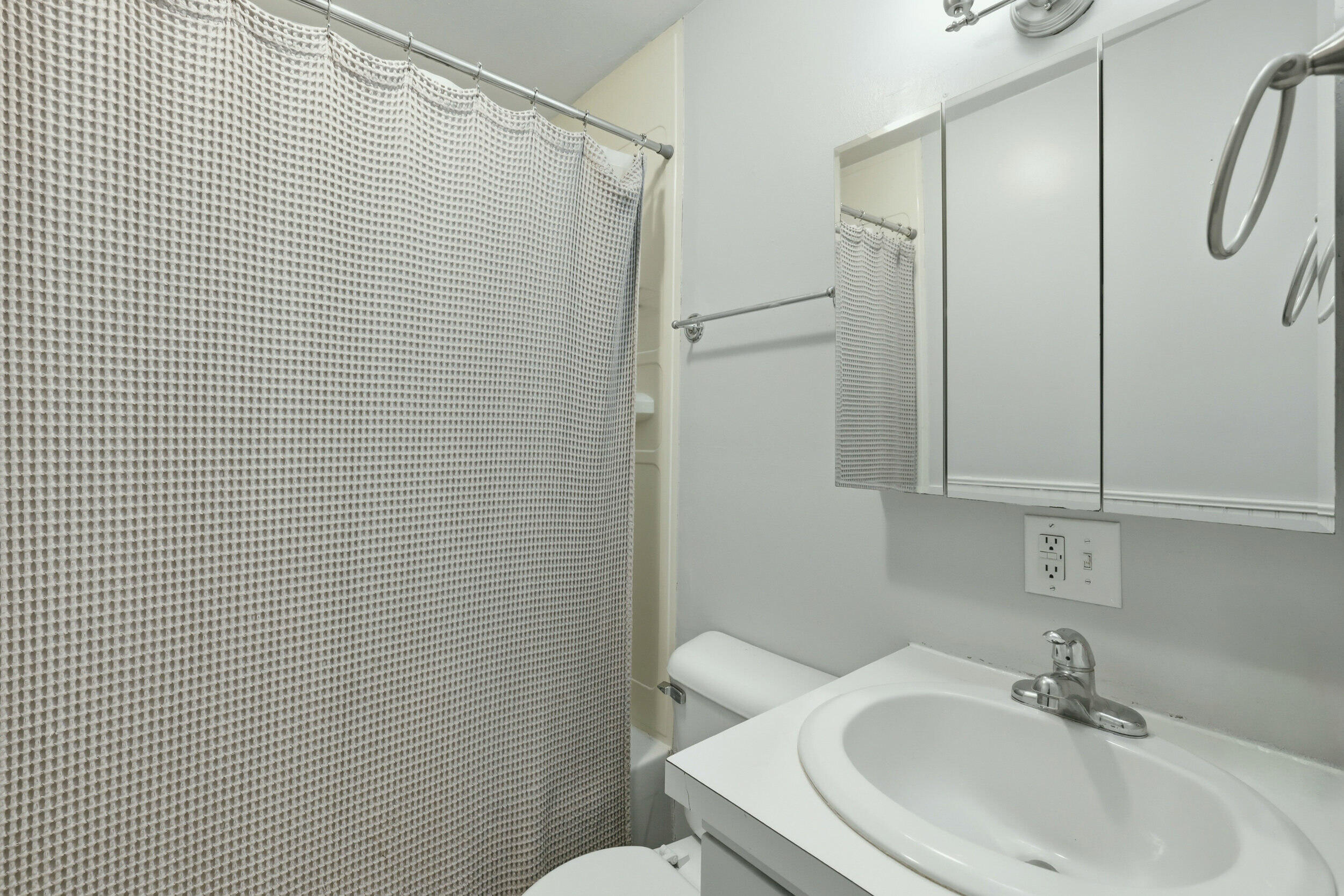 1629 Bristol Avenue NW Grand Rapids MI 49504