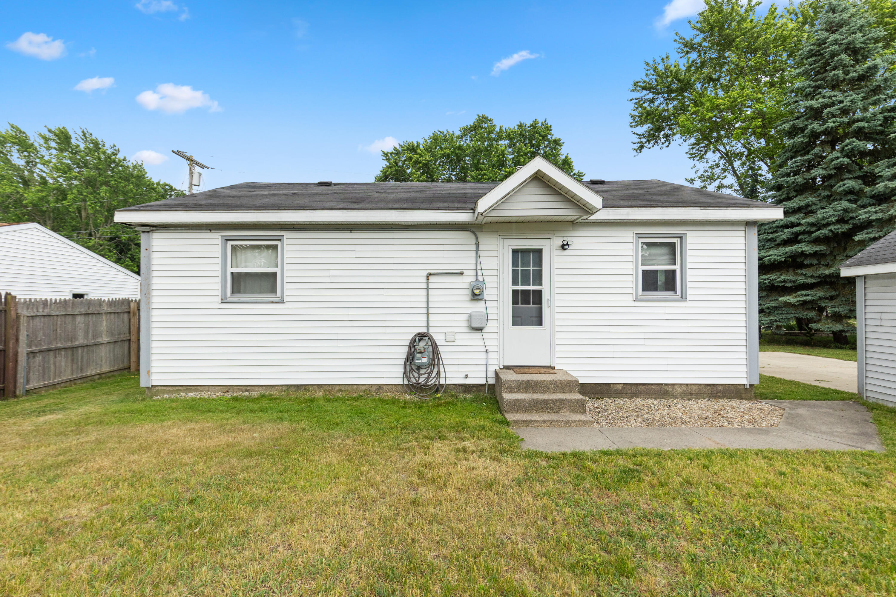 305 Majestic Street SE Grand Rapids MI 49548