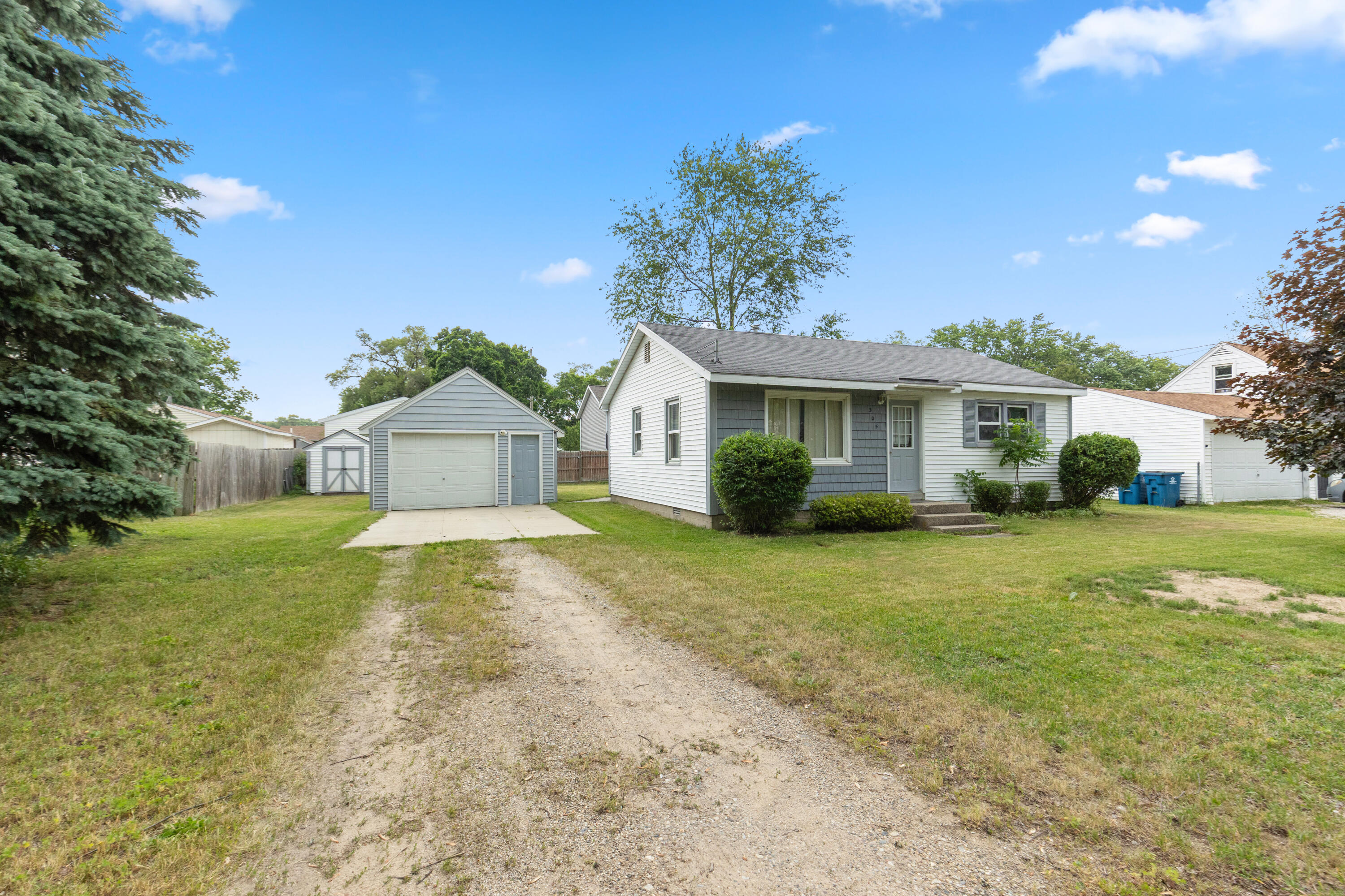 305 Majestic Street SE Grand Rapids MI 49548