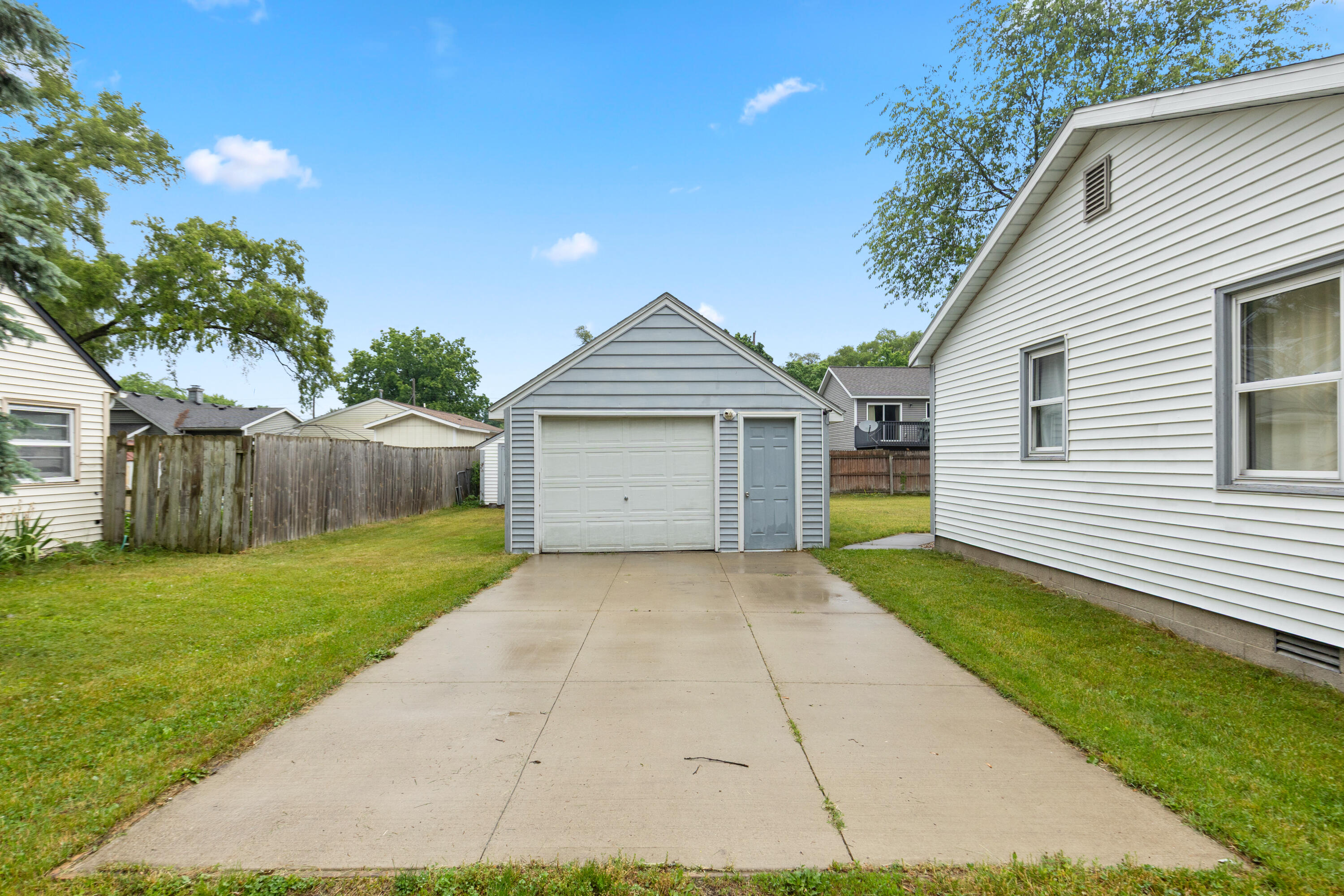 305 Majestic Street SE Grand Rapids MI 49548