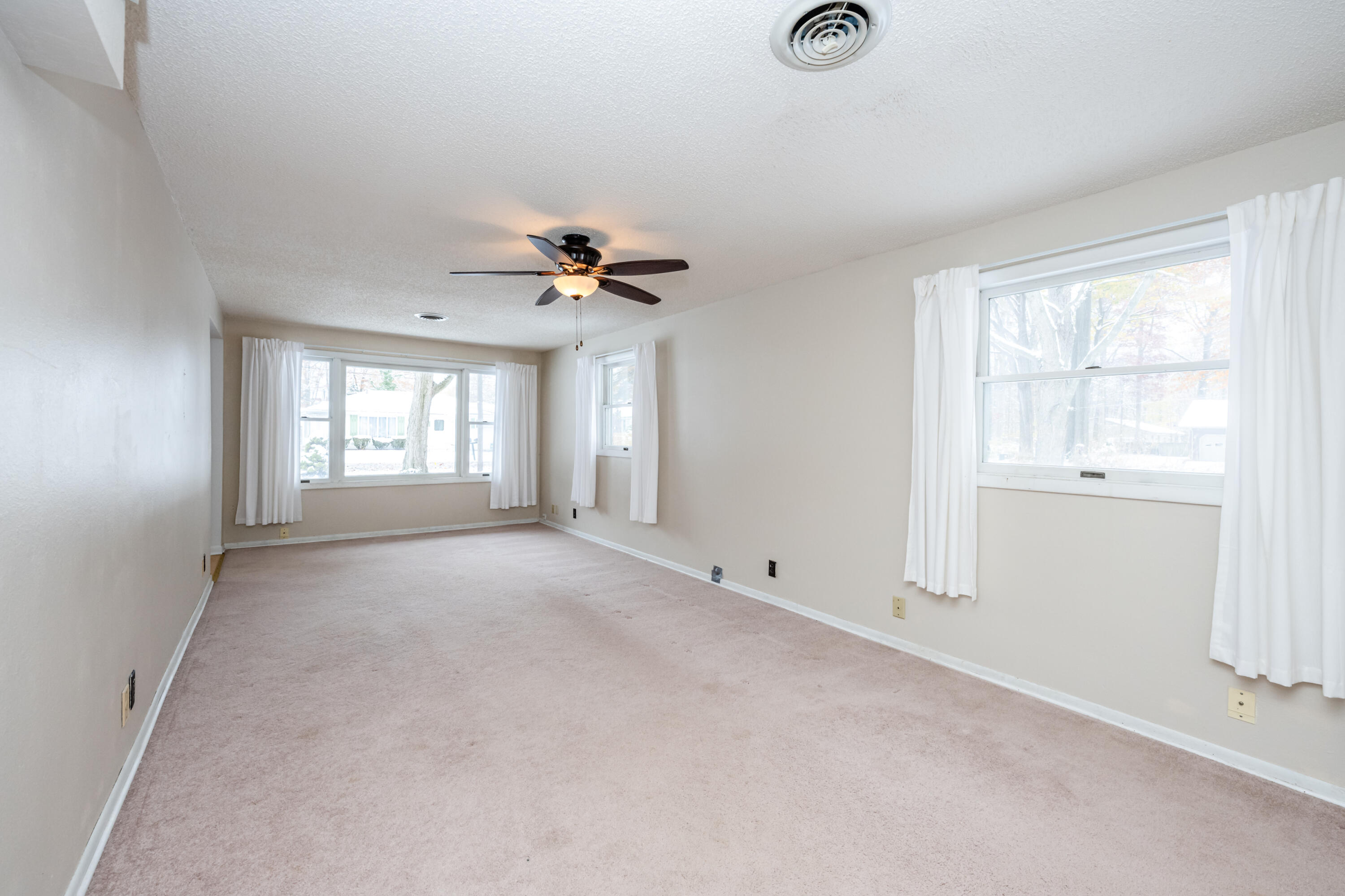 5081 Woodward Avenue Coloma MI 49038