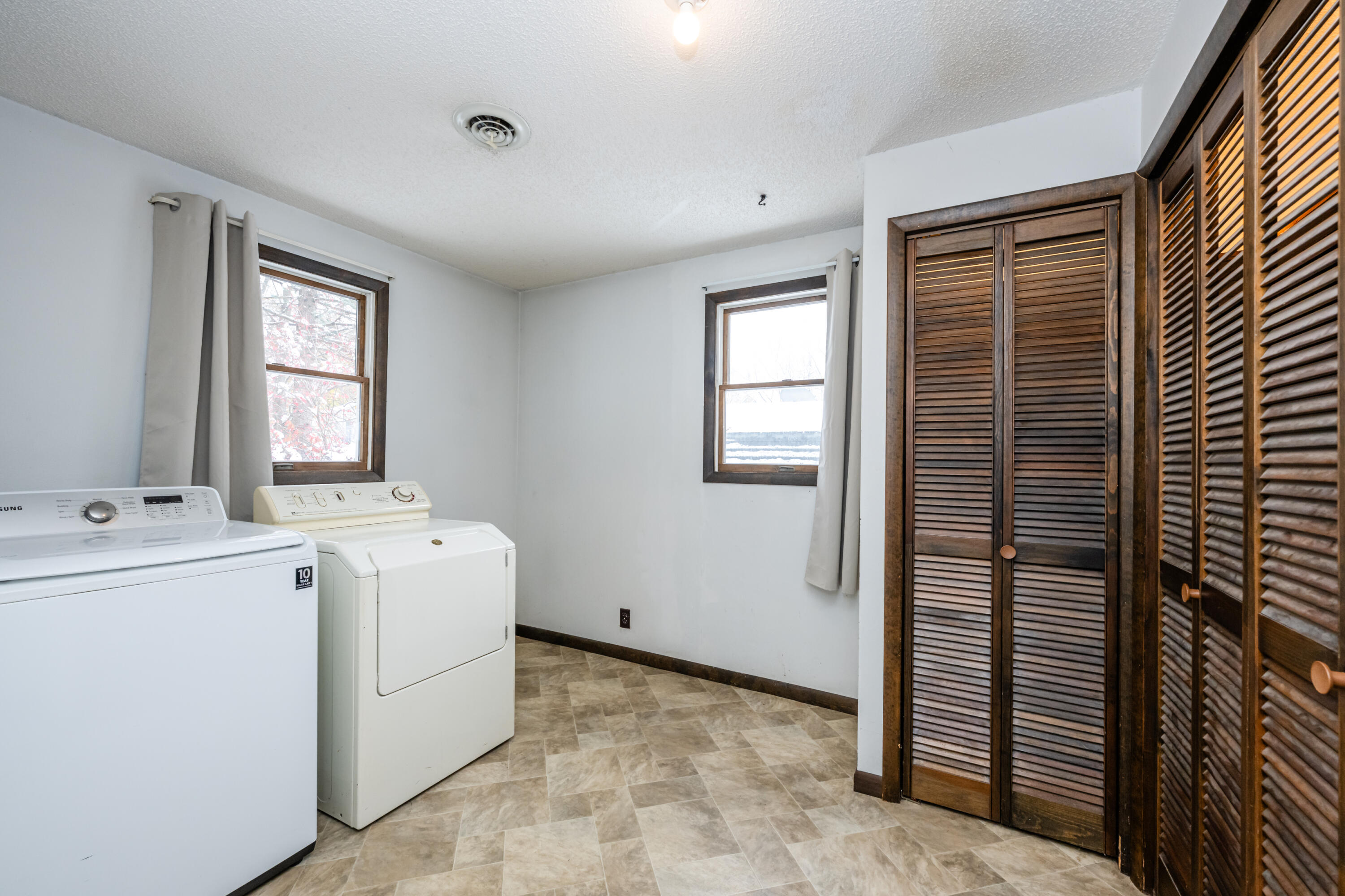 5081 Woodward Avenue Coloma MI 49038