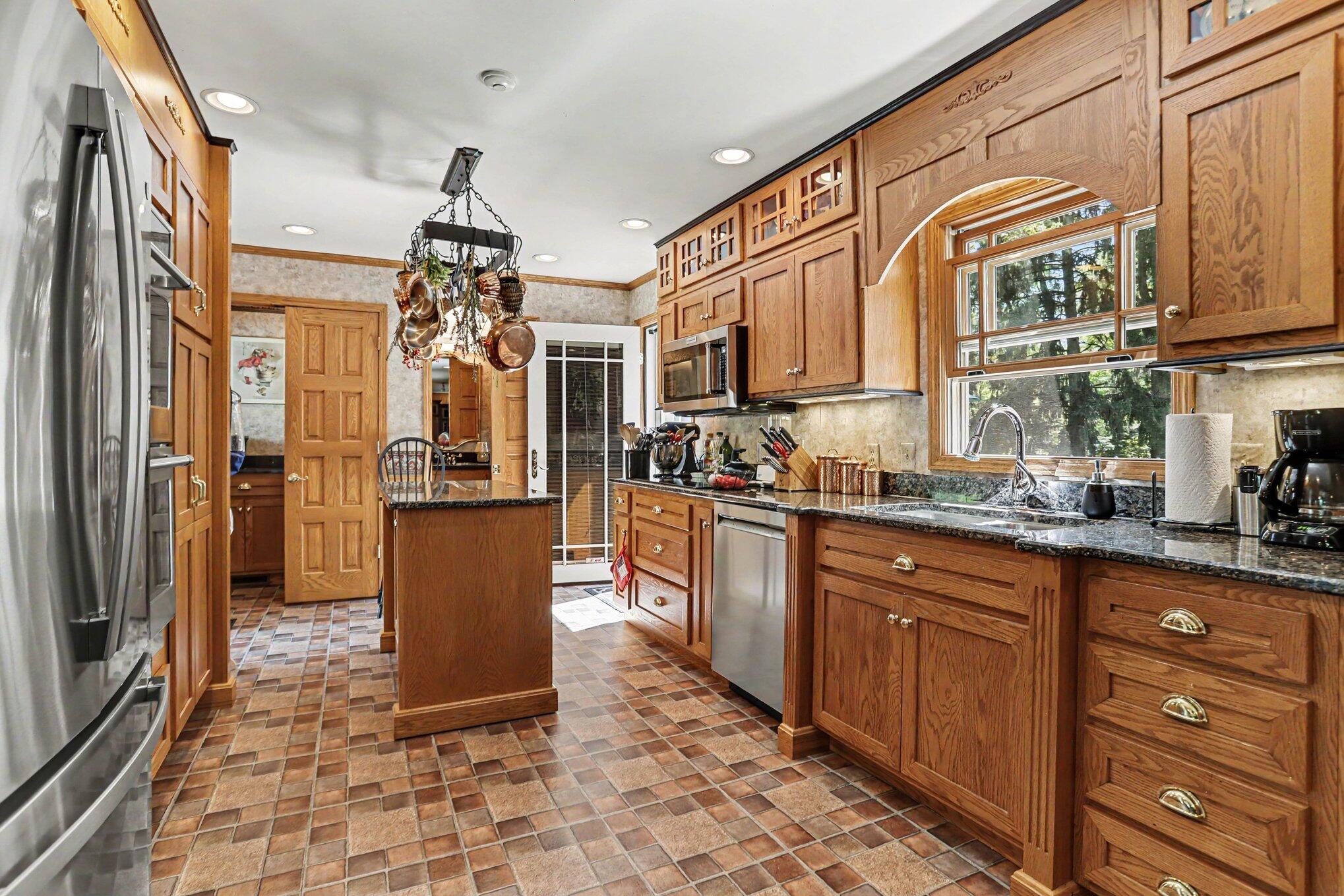 2106 Aberdeen Drive Kalamazoo MI 49008