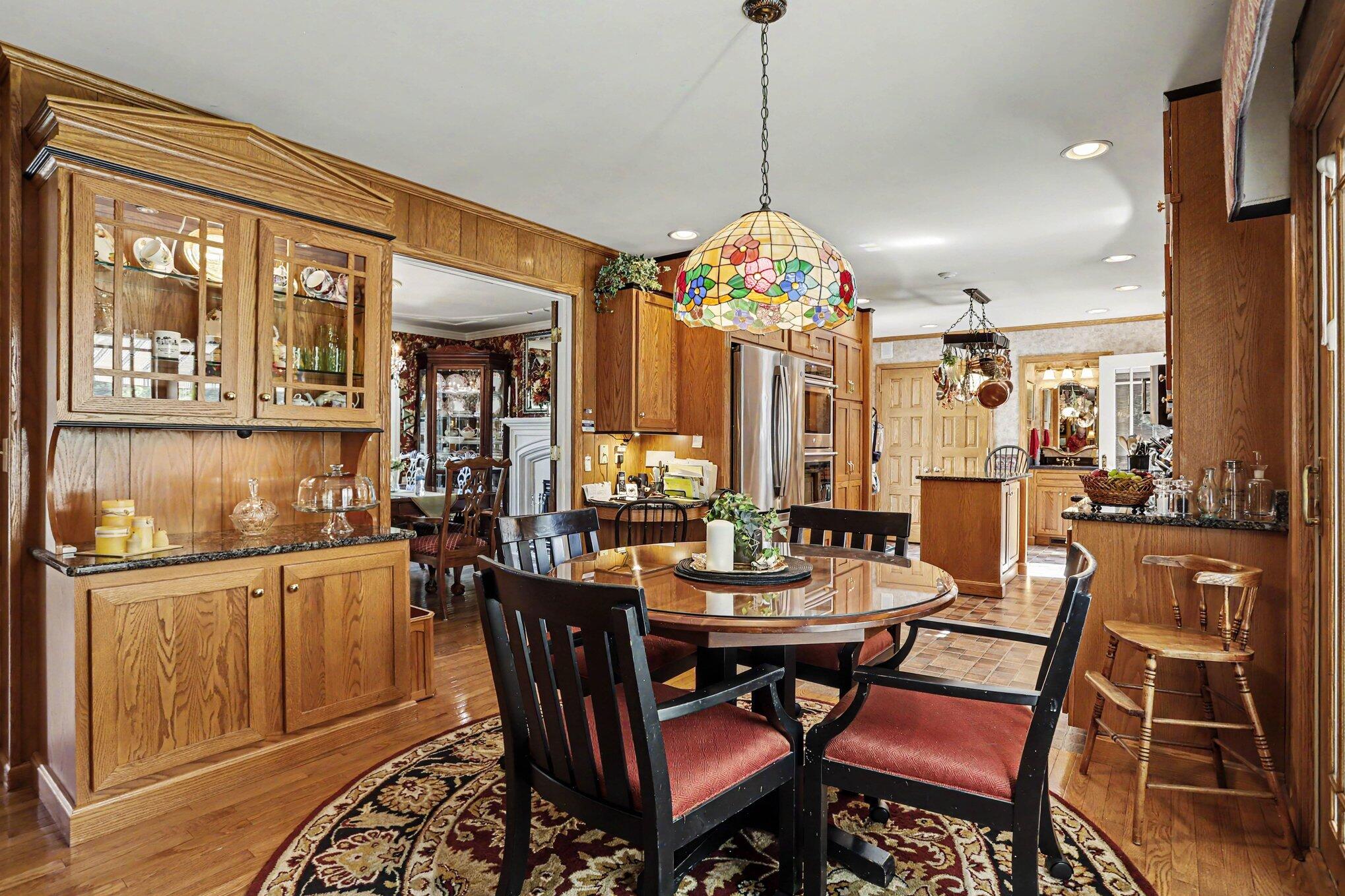 2106 Aberdeen Drive Kalamazoo MI 49008
